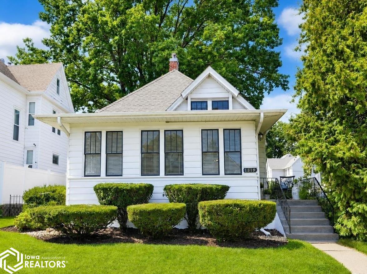 1819 Orchard Street — photo