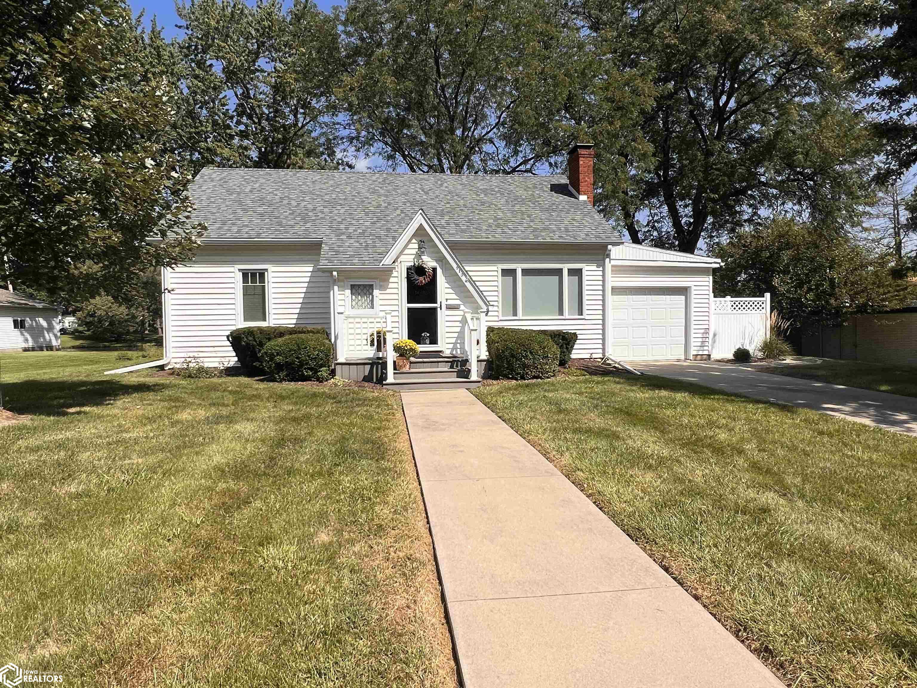 913 E Adams Avenue — photo