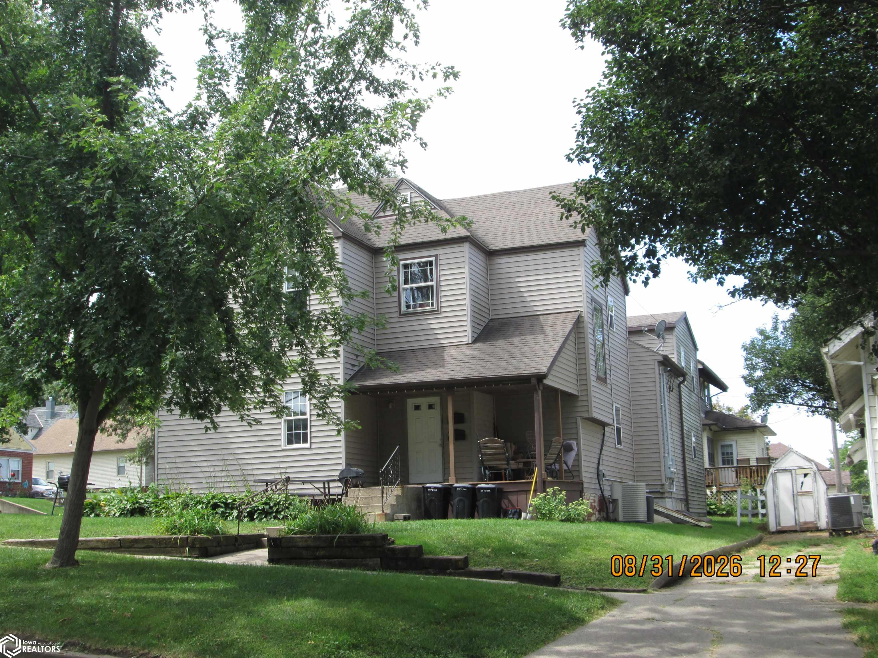 511 Oak Street — photo