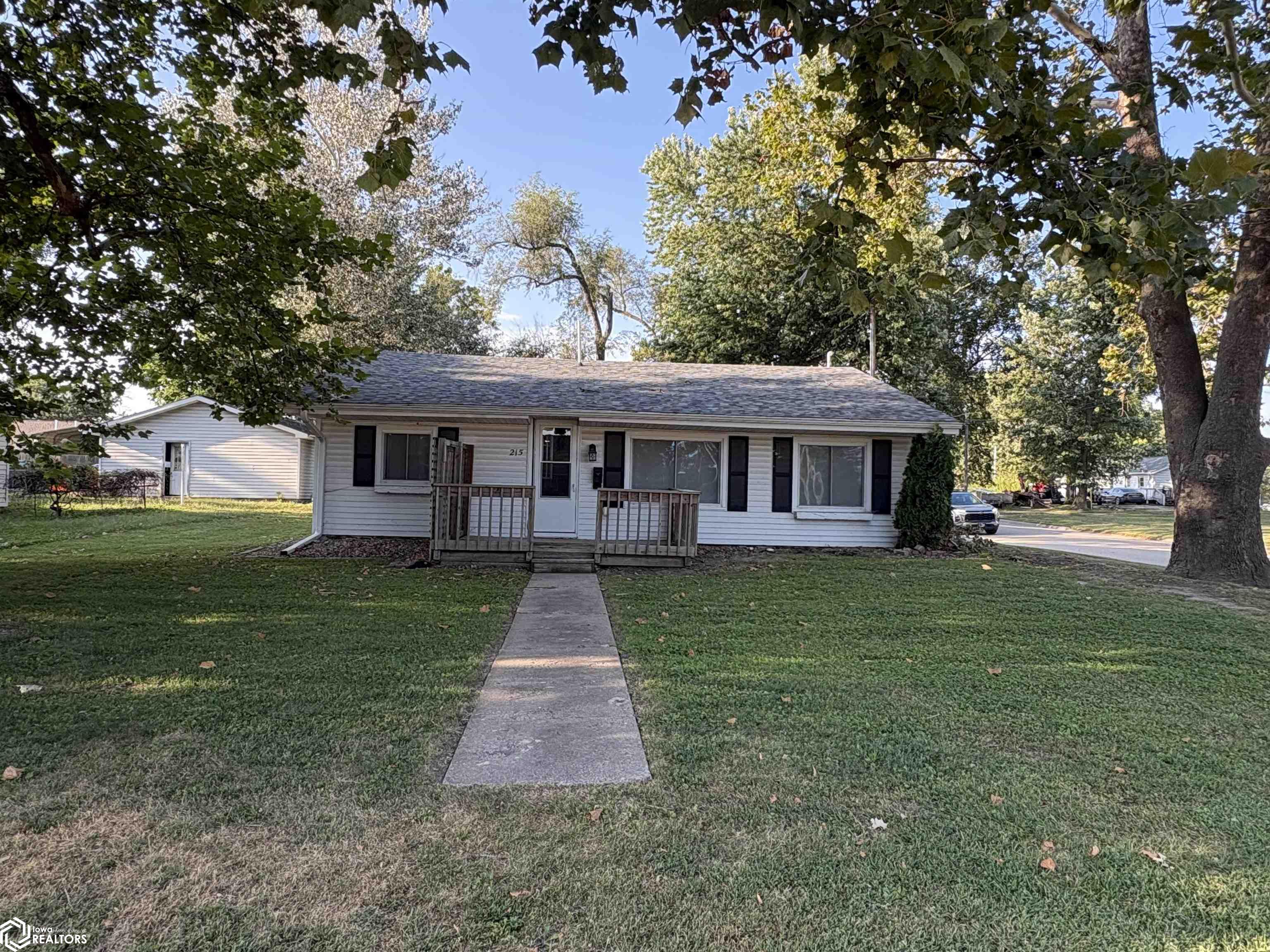 215 E Short Street — photo