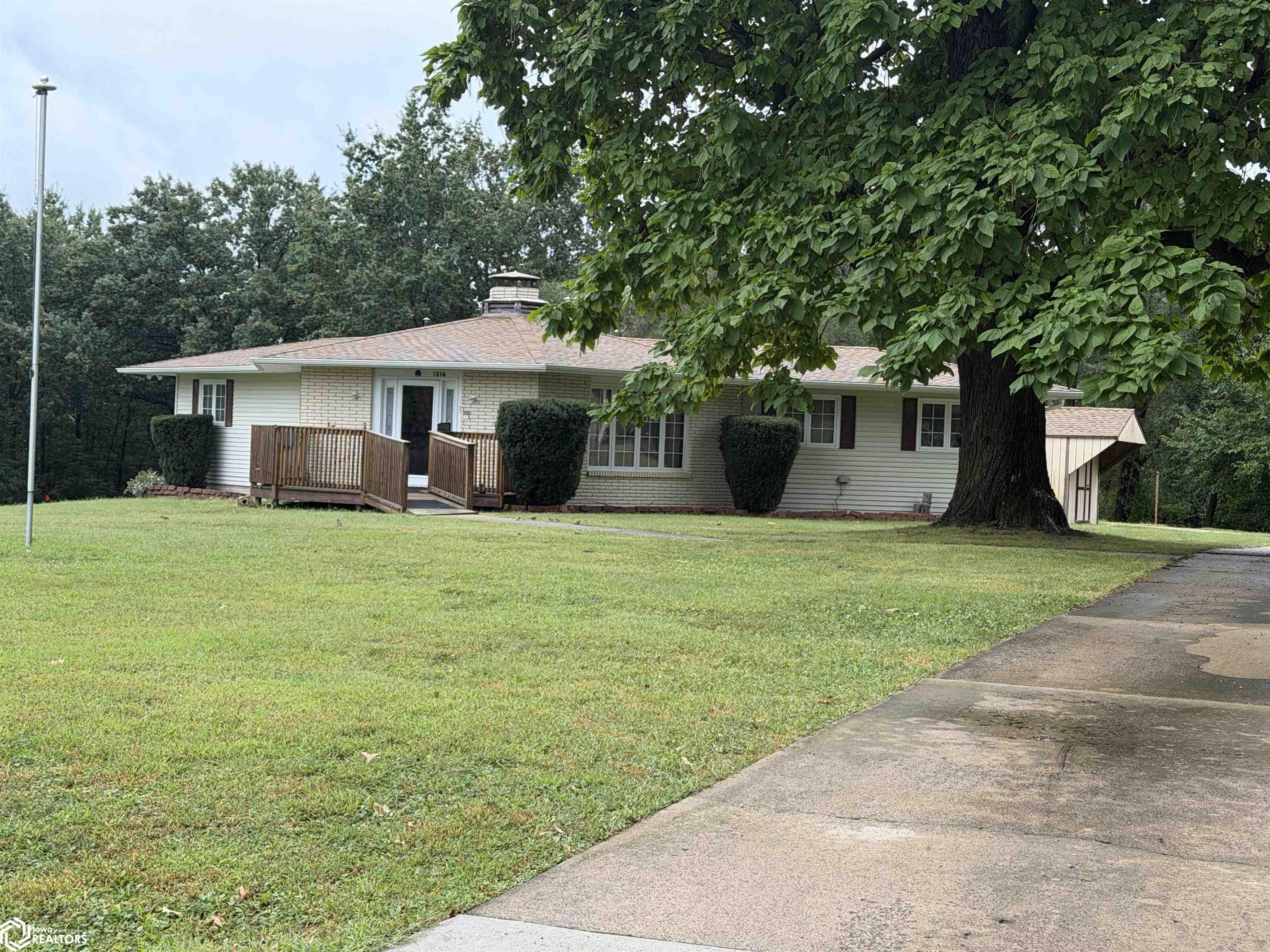 1316 Rock Valley Road — photo