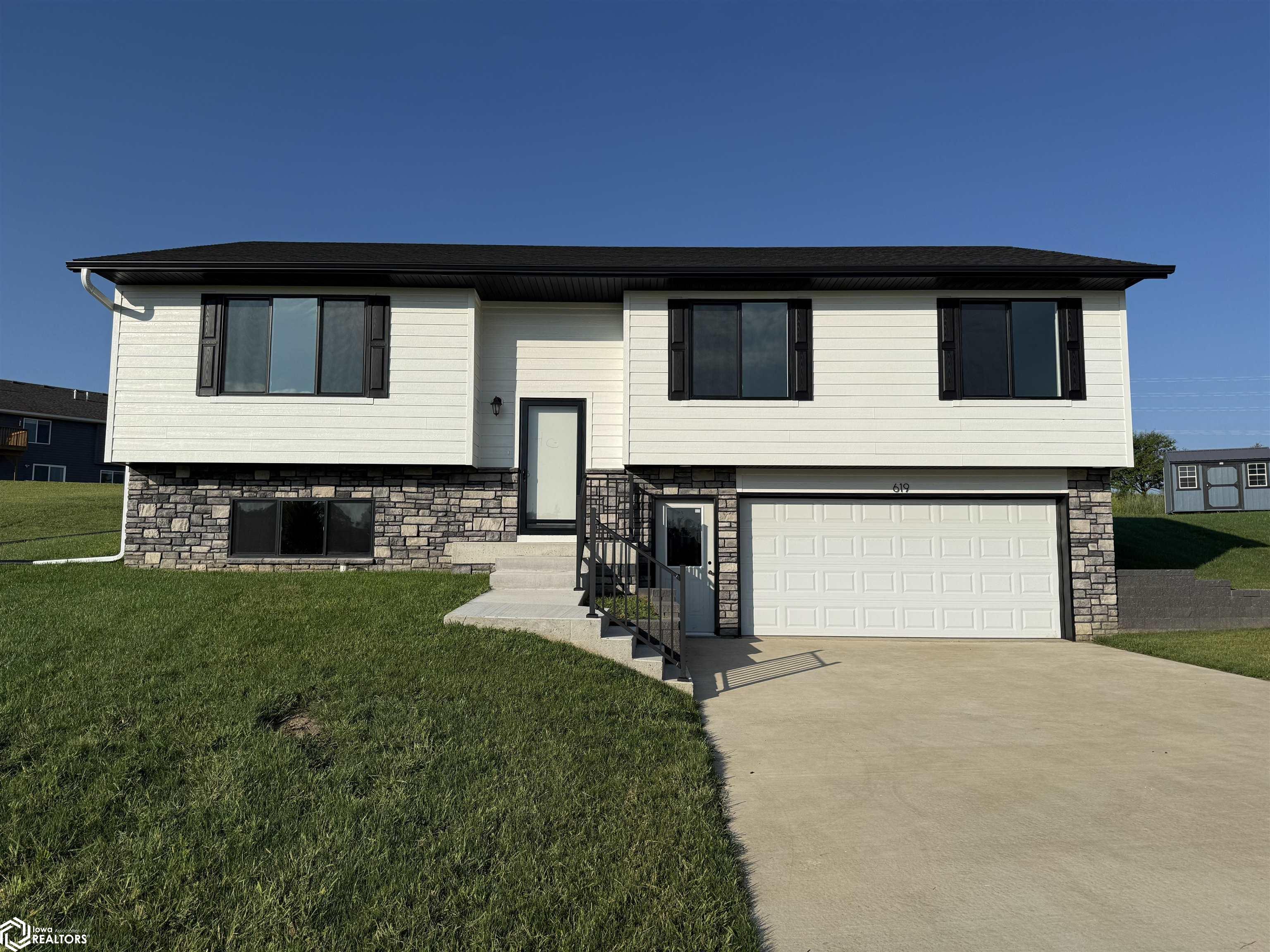 619 W Valley Drive — photo