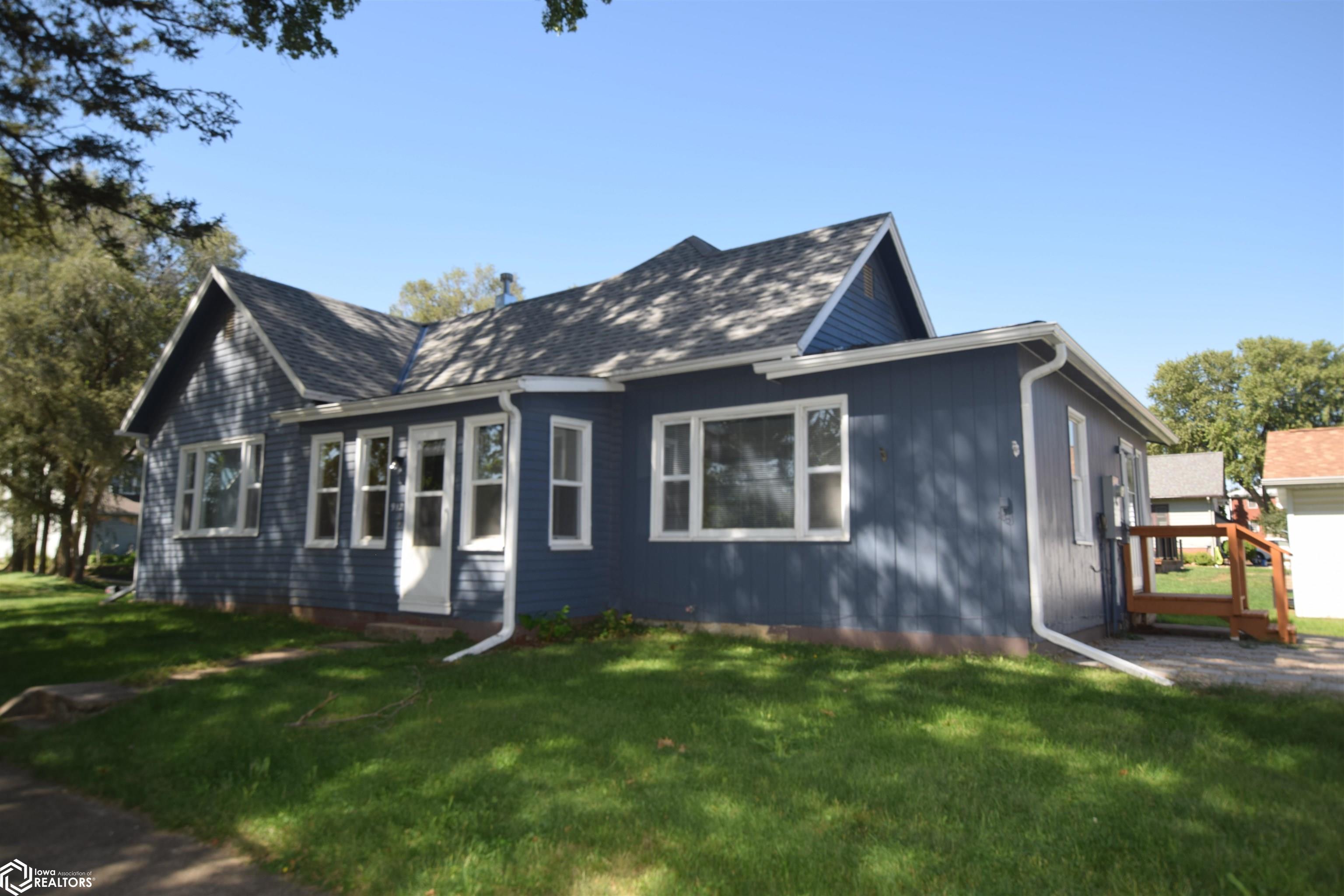 912 Laurel Street — photo