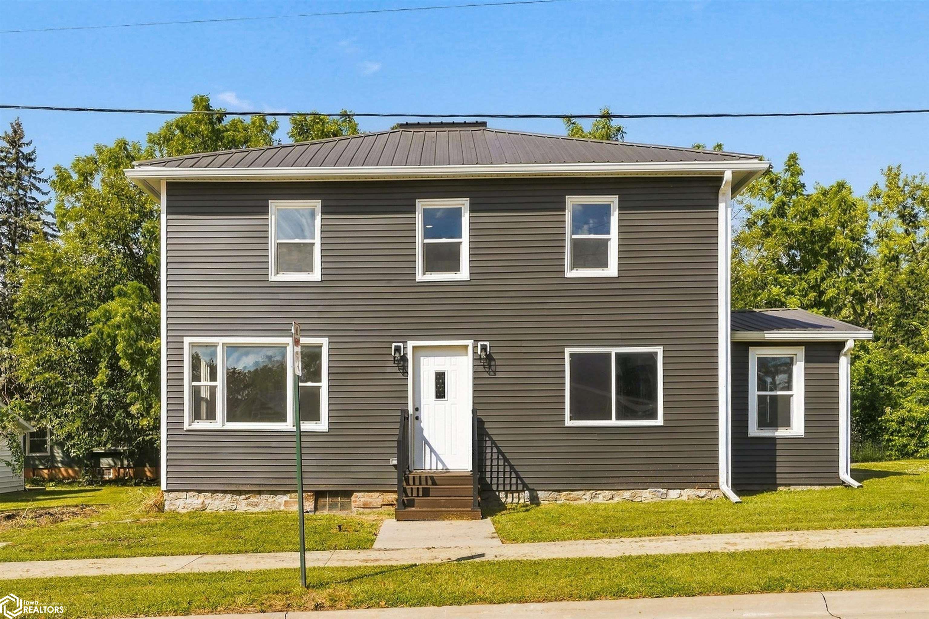 305 W Henry Street — photo
