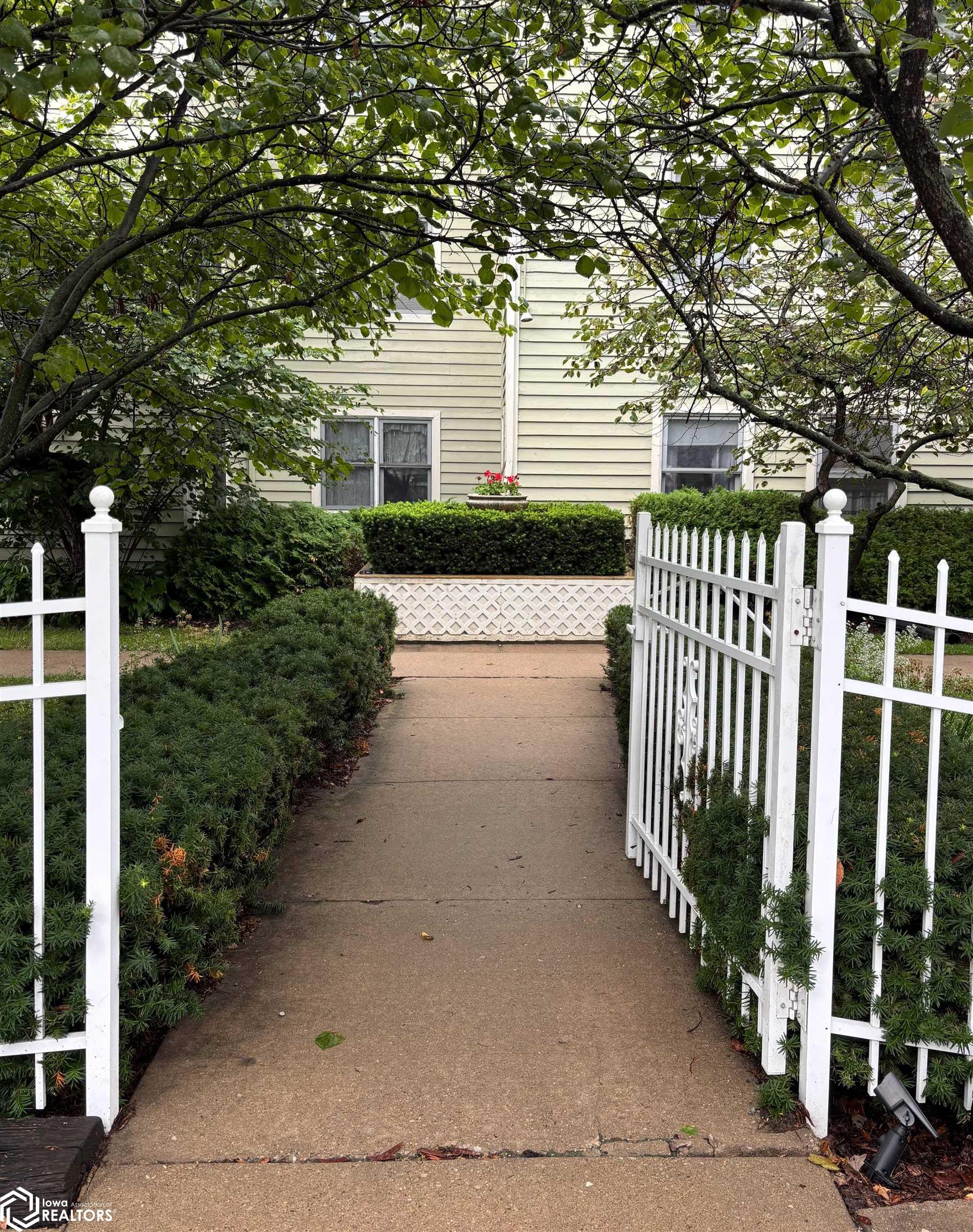 1000 University Manor Drive a27 — photo