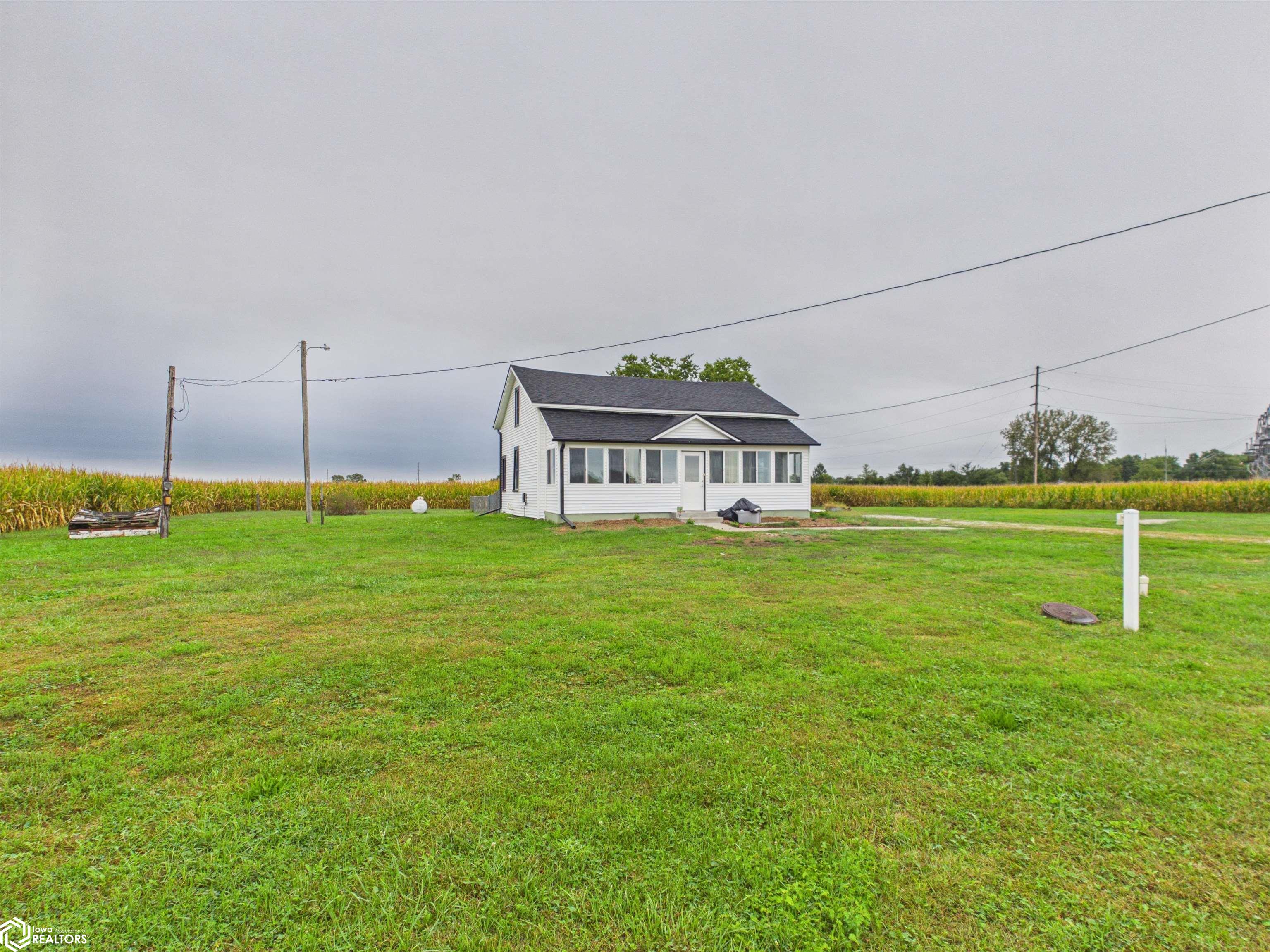 12189 Sycamore Road — photo
