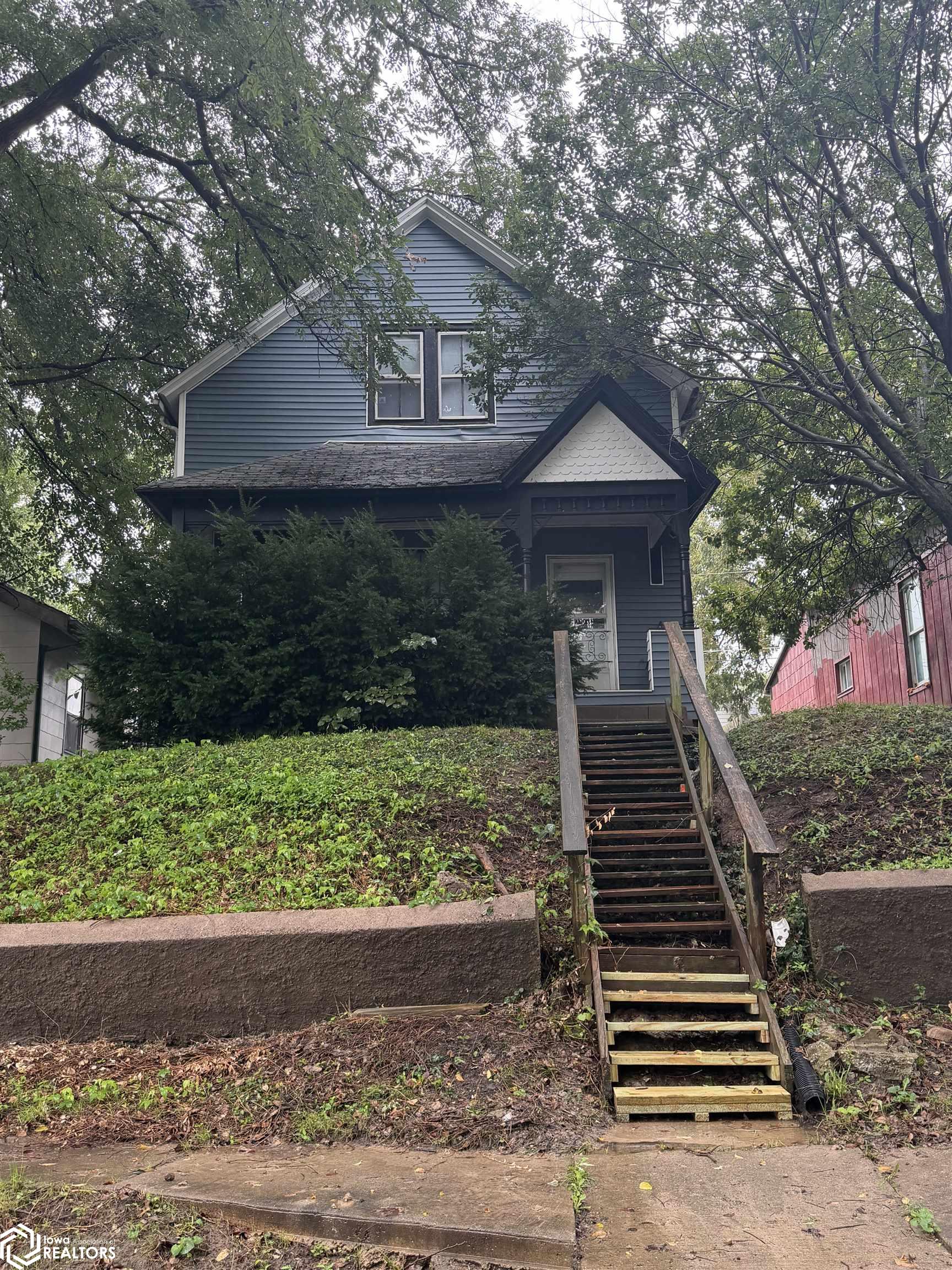 432 May Avenue — photo