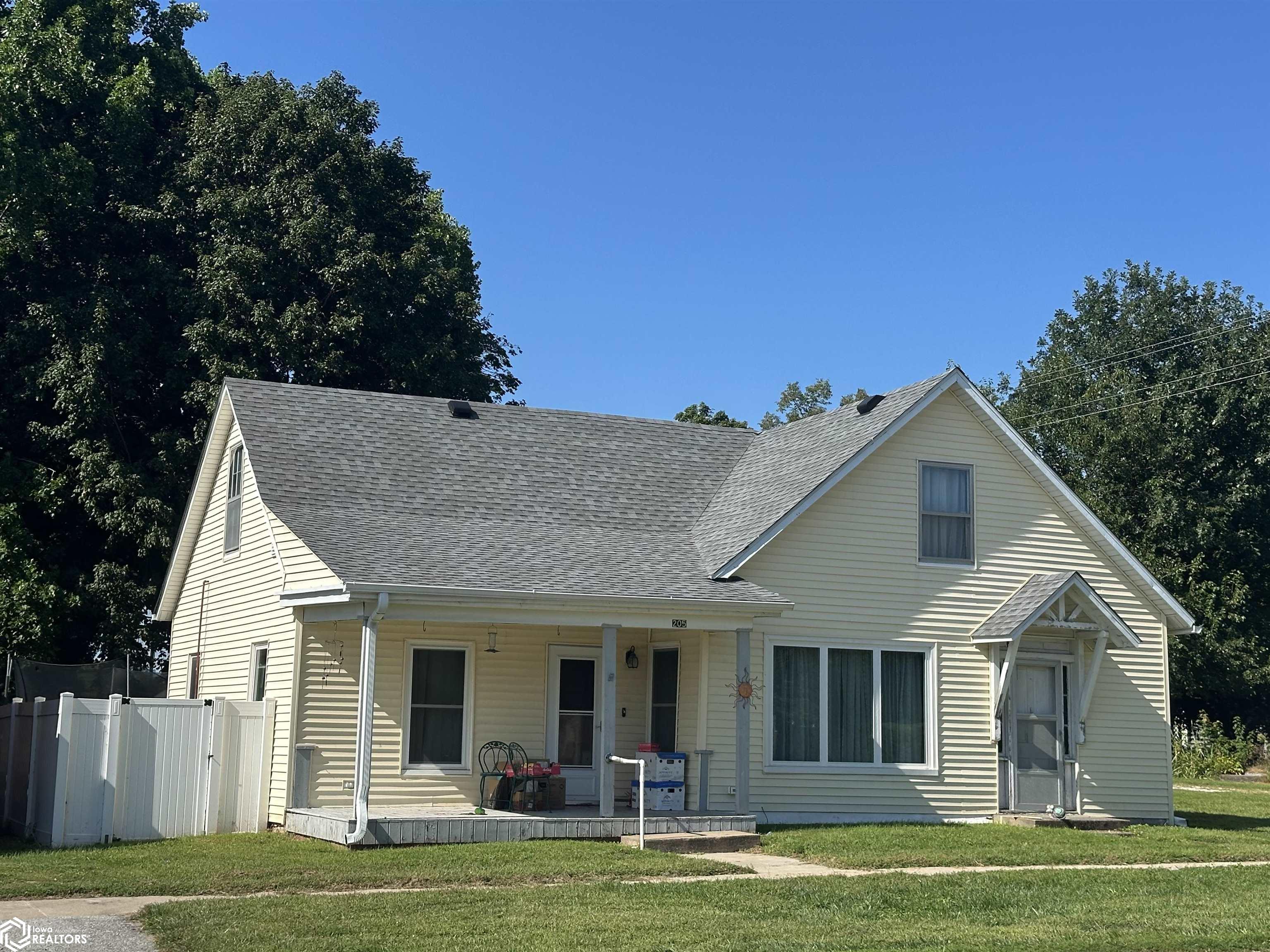 205 Main Street — photo