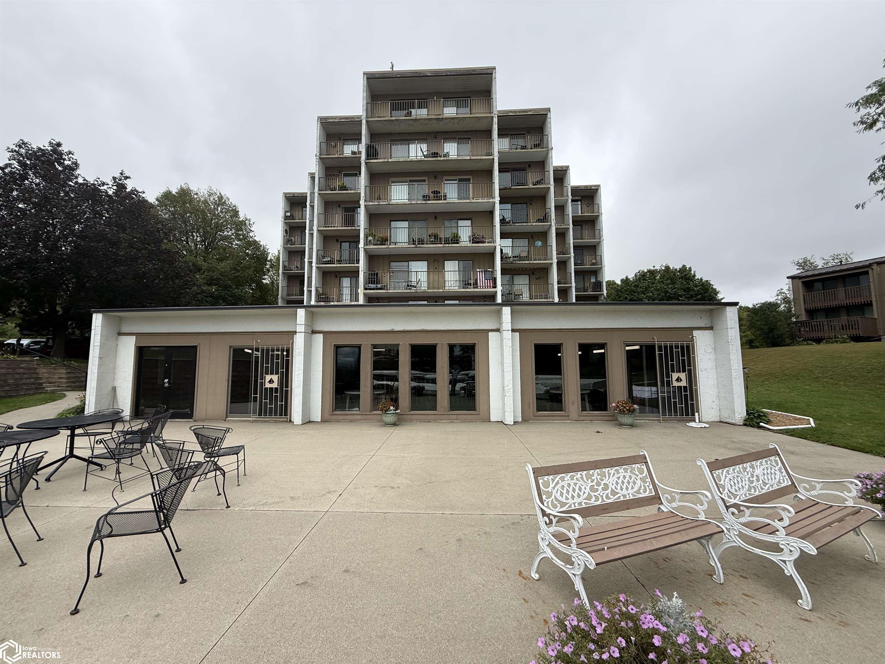 2700 N Shore Drive 604 — photo
