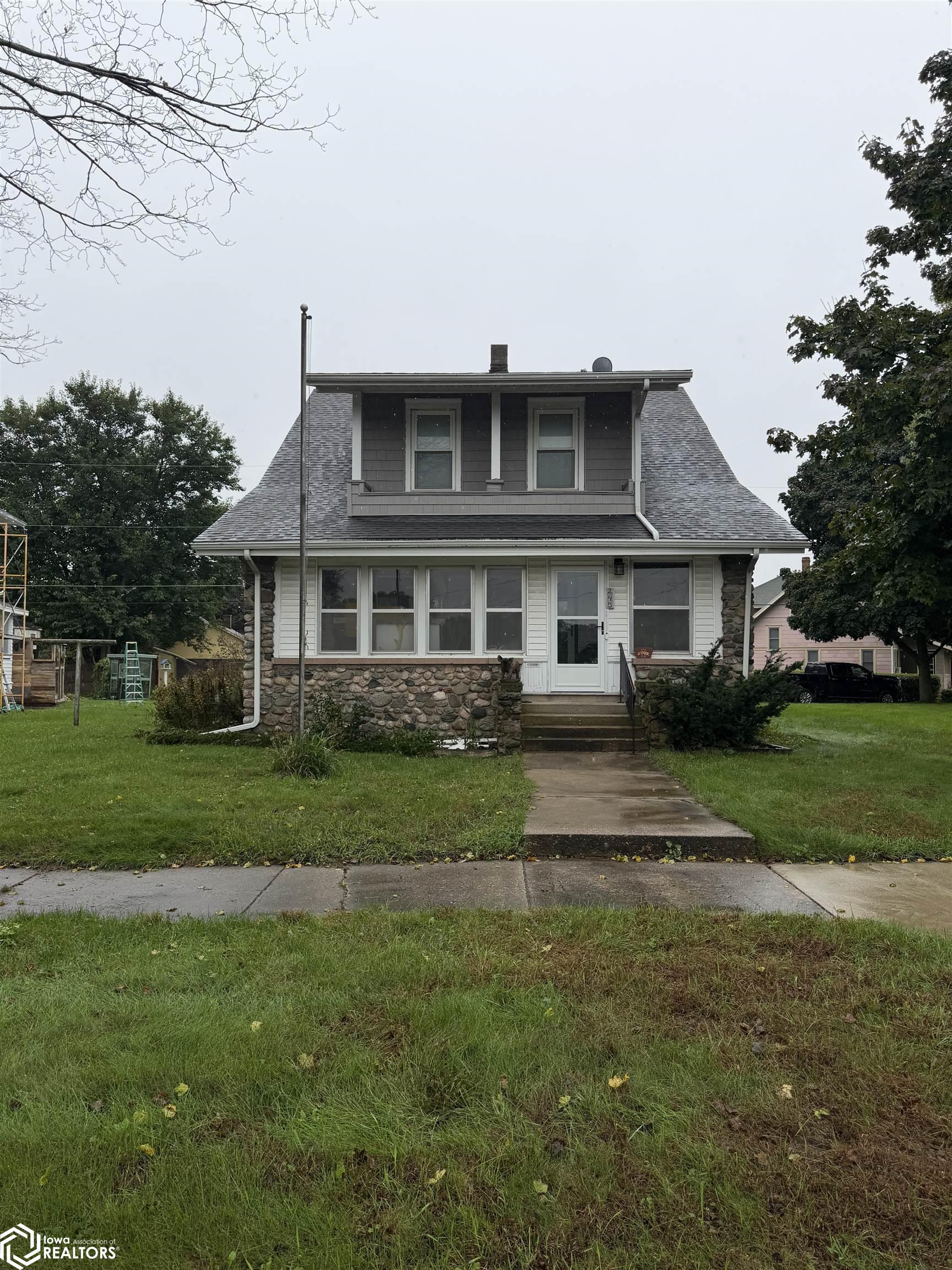 245 Foster Boulevard — photo