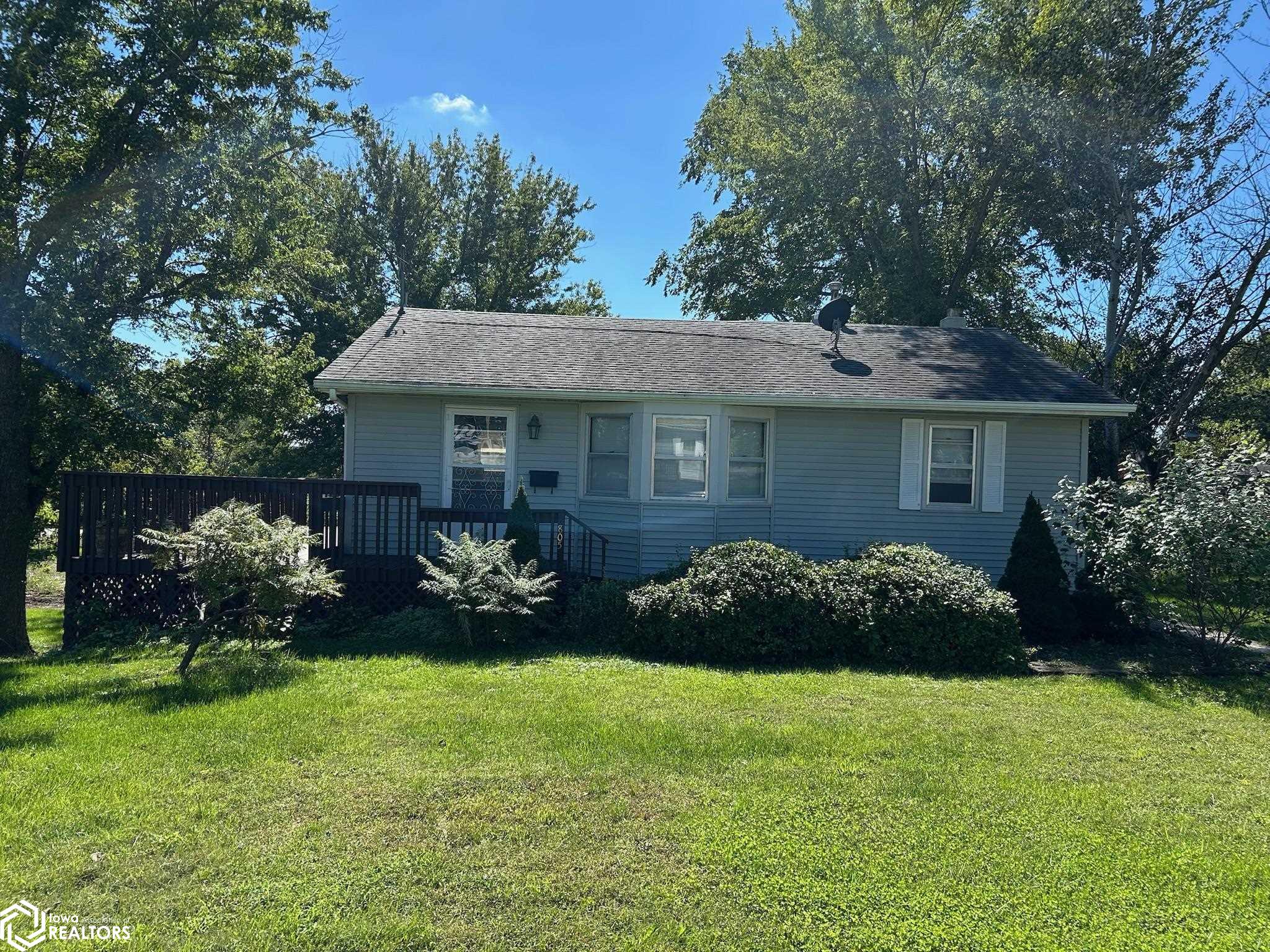 805 SE 5th Street — photo