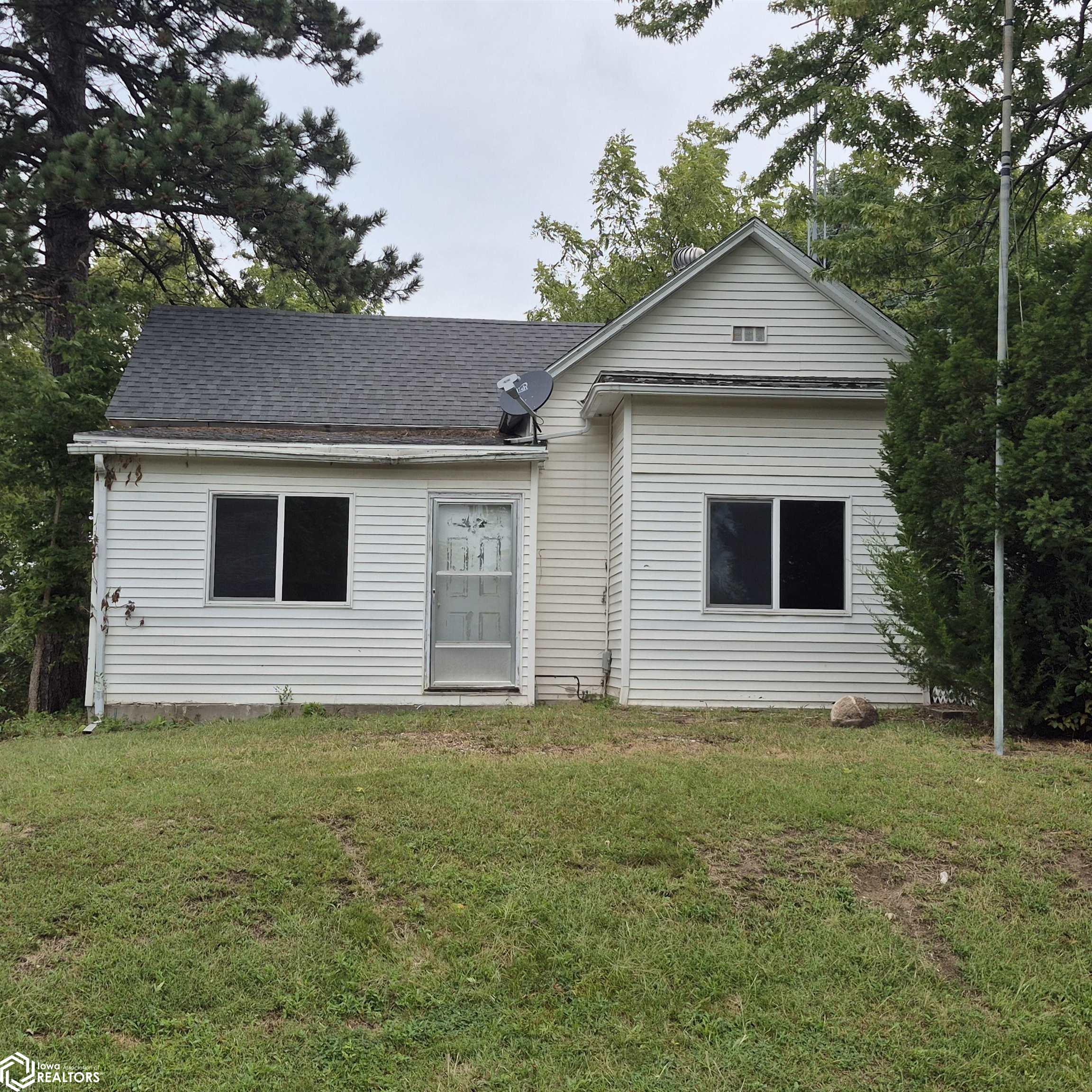 515 Hawthorne Dr. — photo