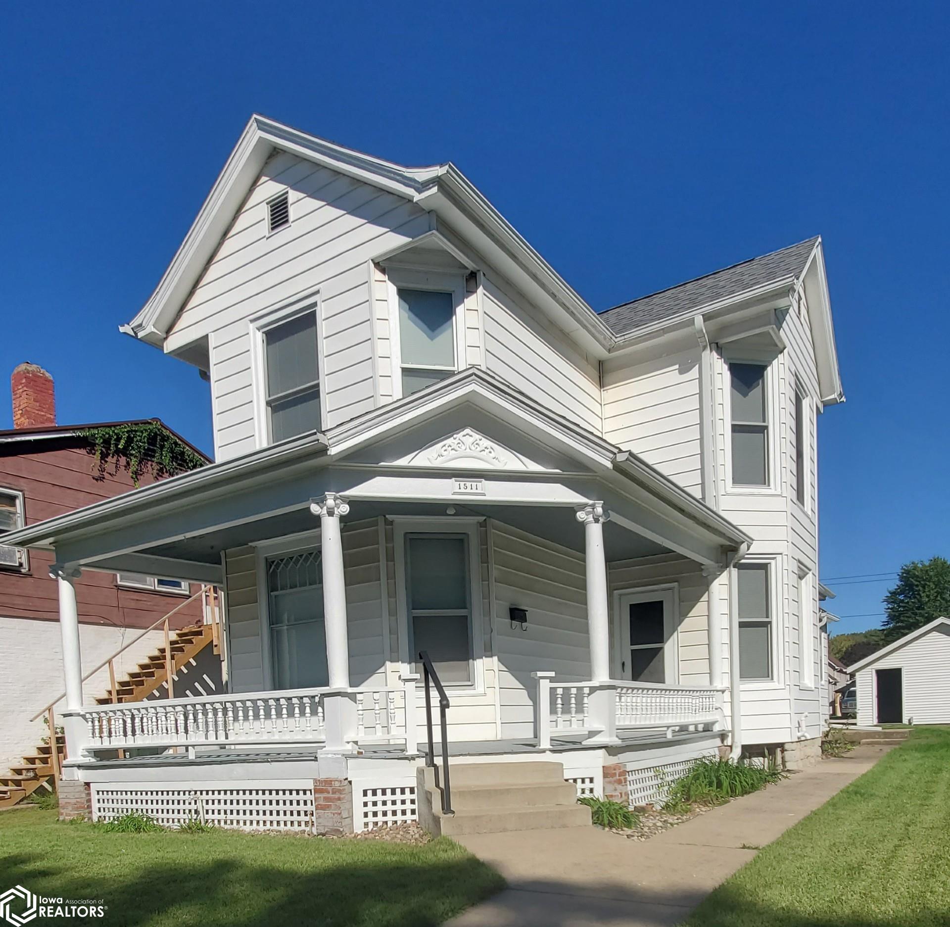 1511 Avenue F — photo