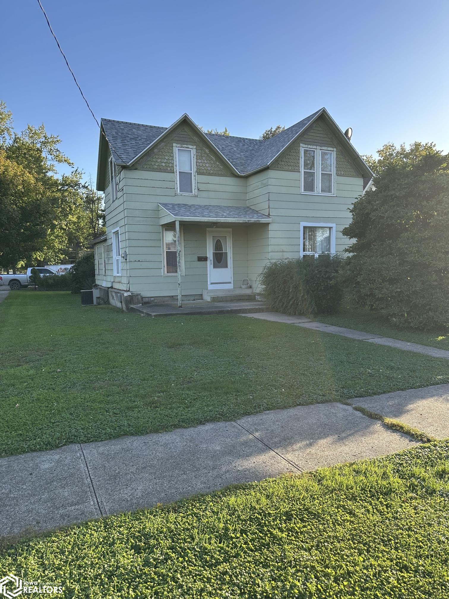 422 SE 2nd Street — photo