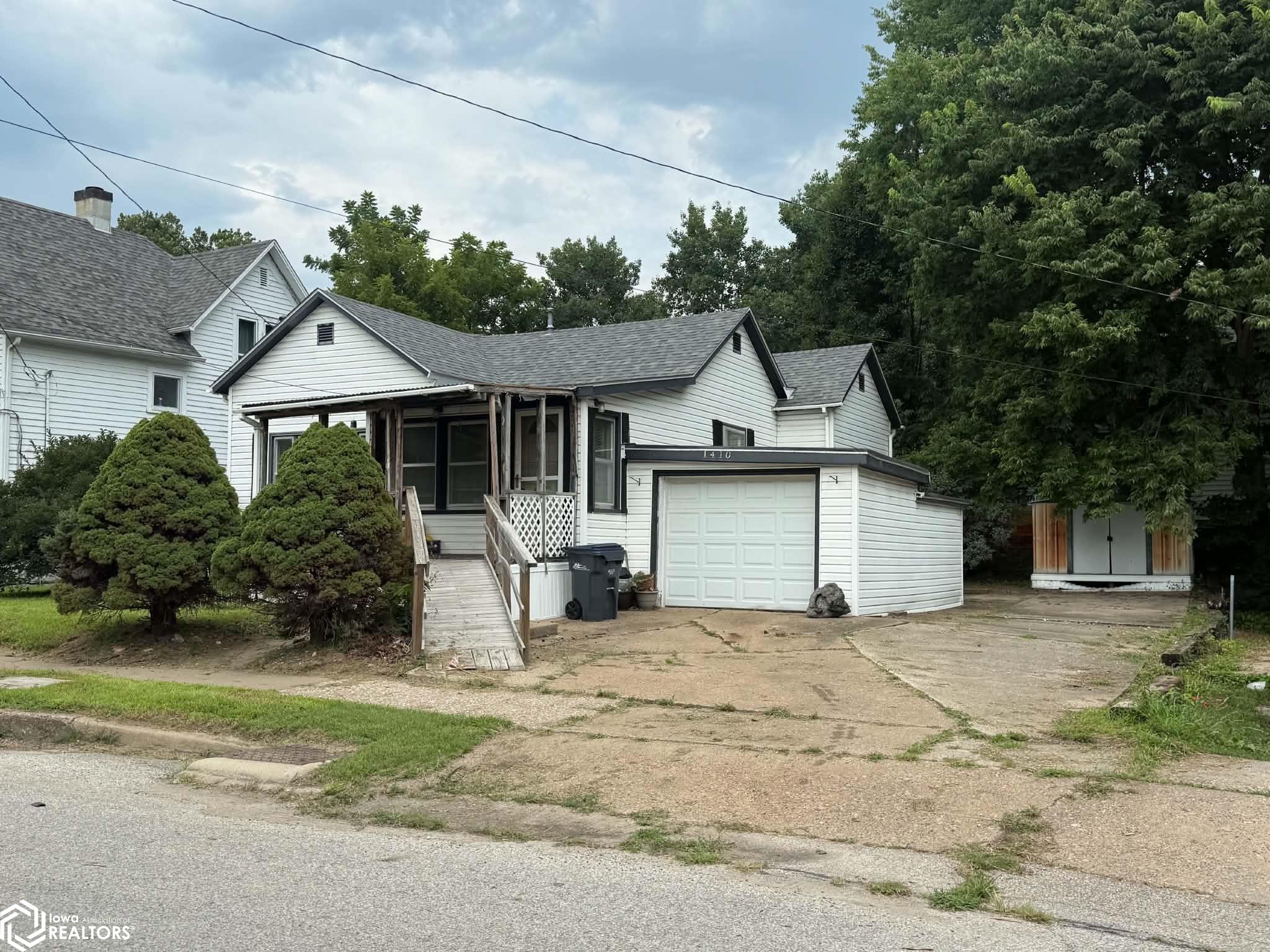 1410 Spray Street — photo