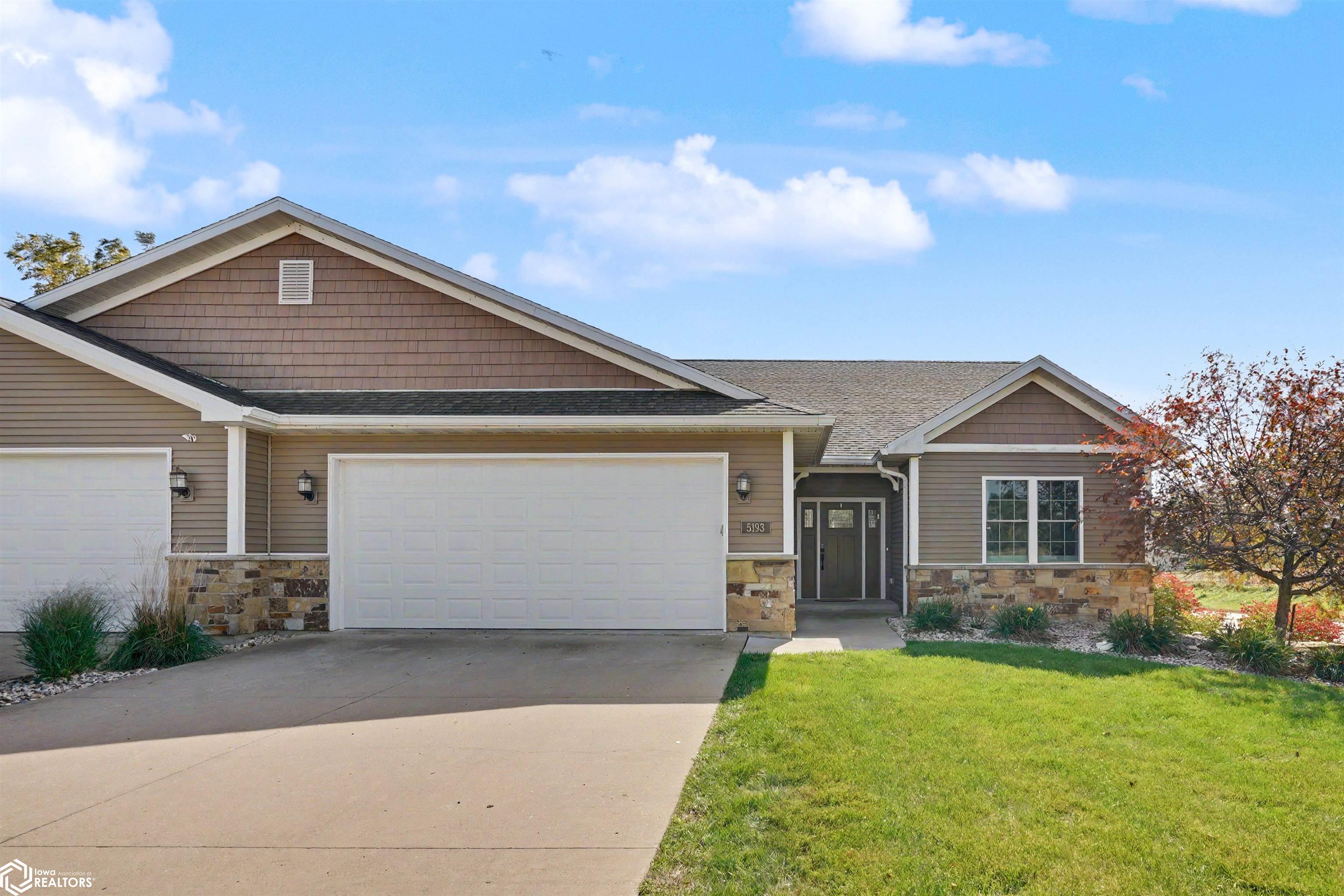 5193 Turnberry Court — photo