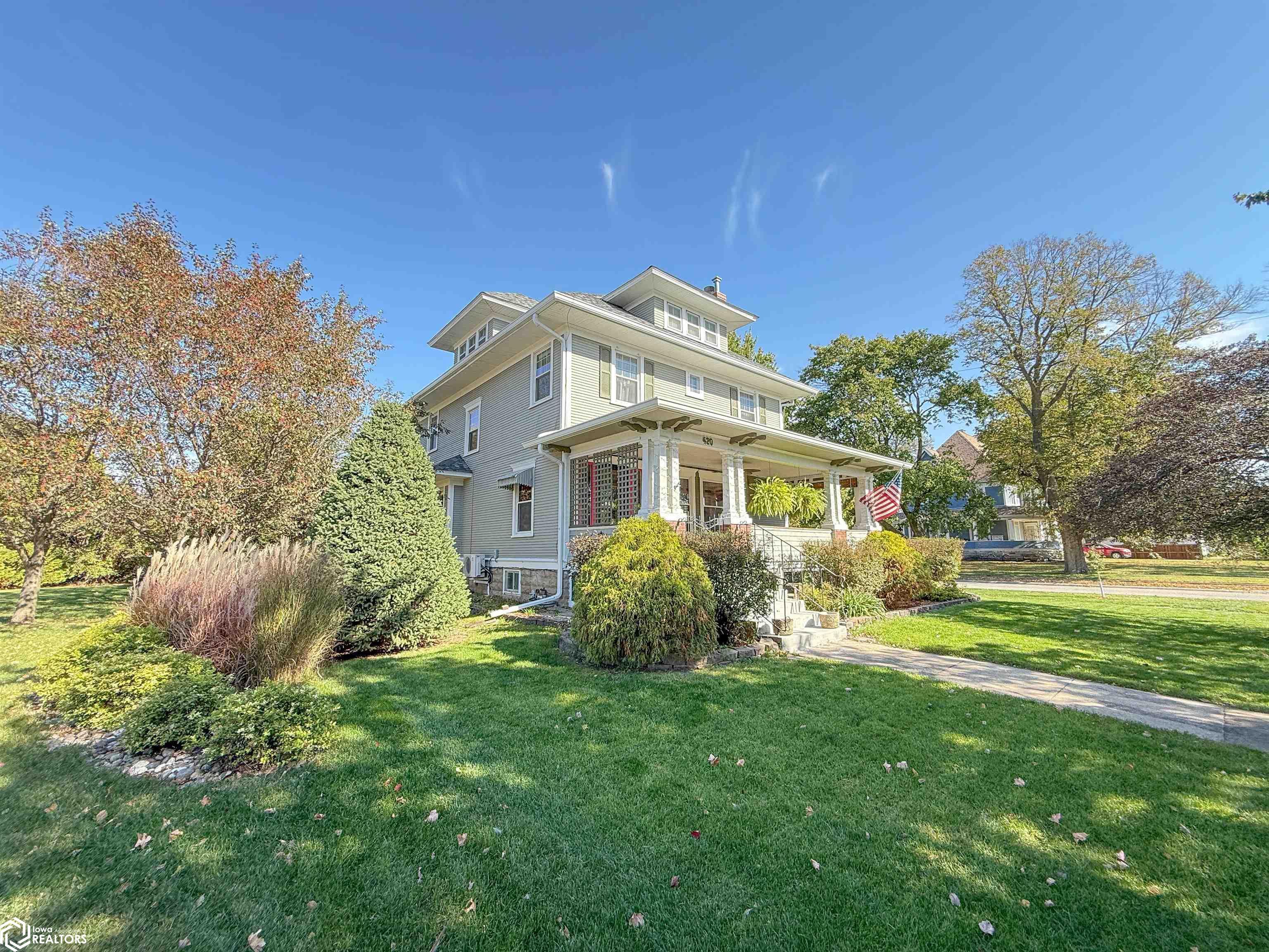 420 Central Avenue E, Hampton, IA 50441 — photo 2