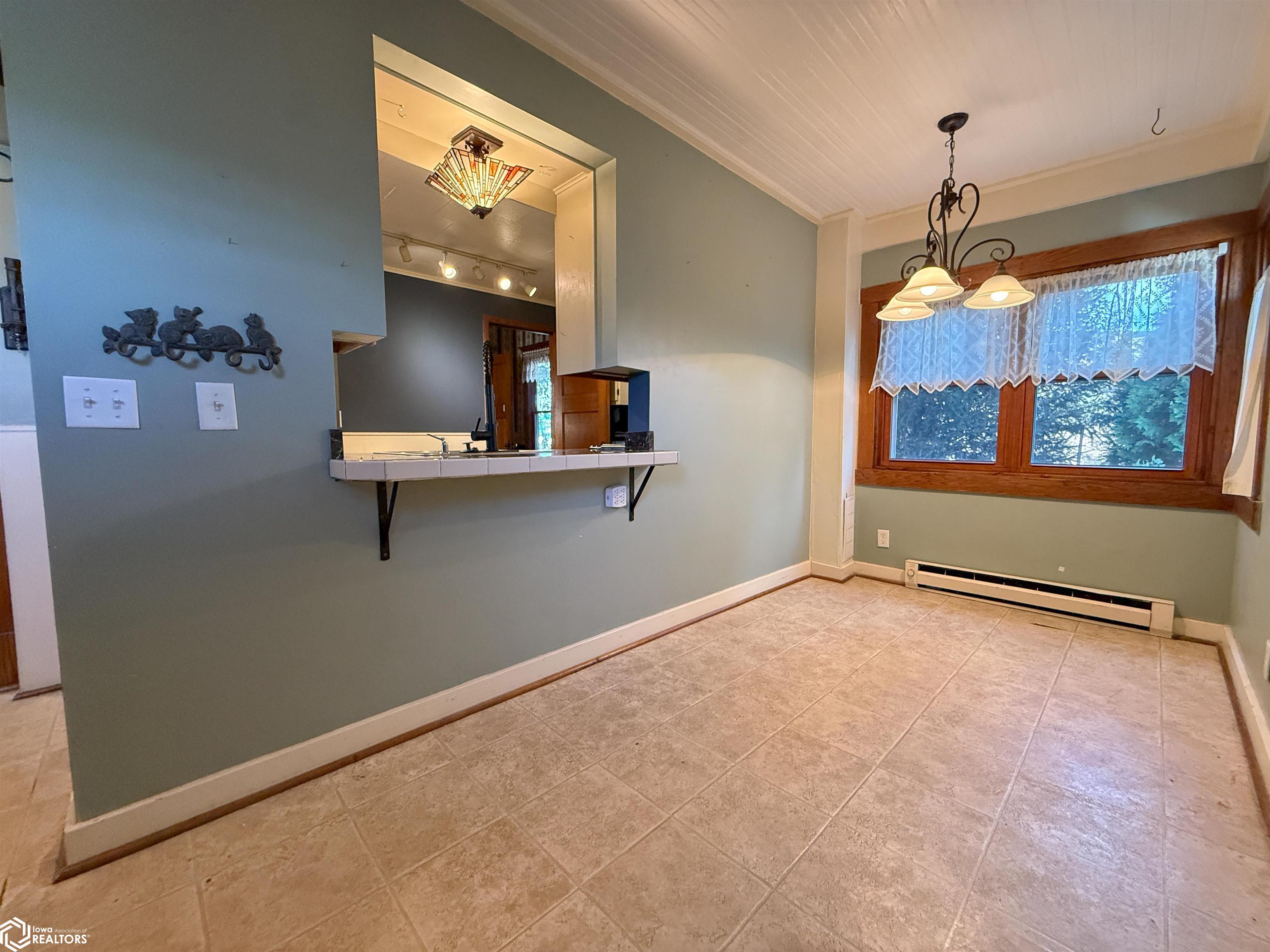 420 Central Avenue E, Hampton, IA 50441 — photo 3