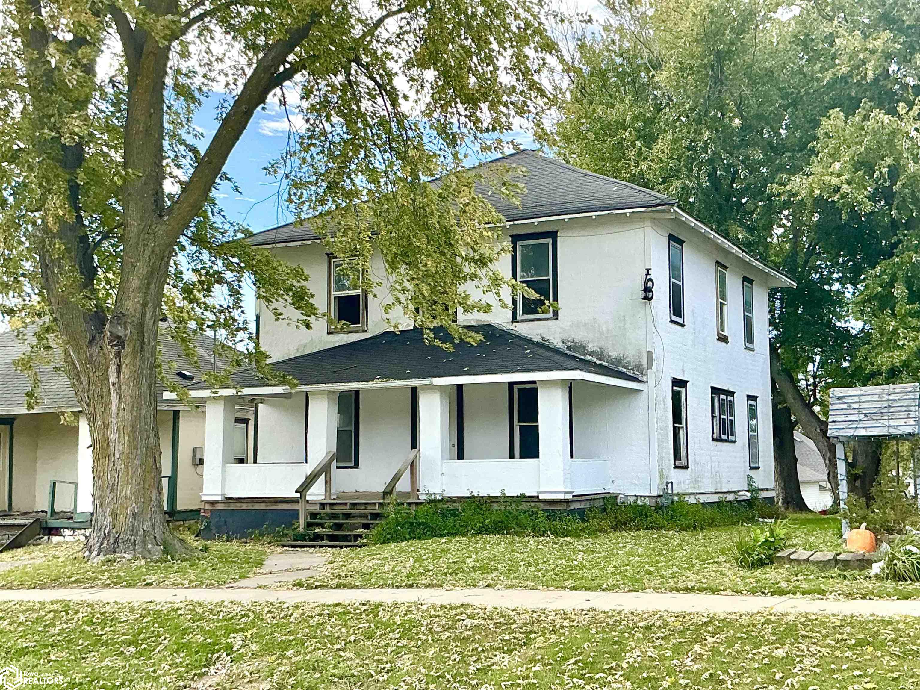 1100 S Main — photo