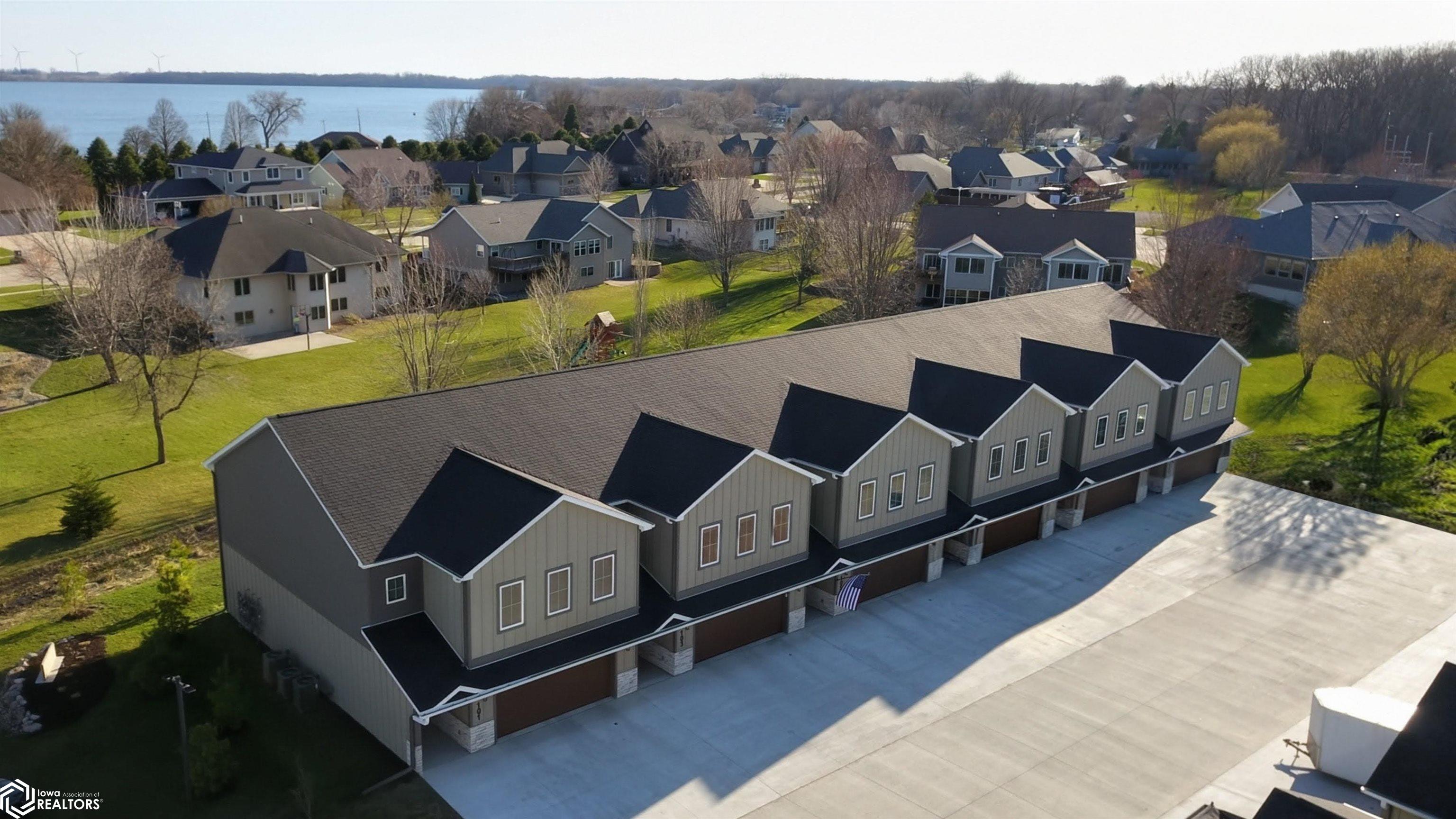 103 Stonebrook Court — photo