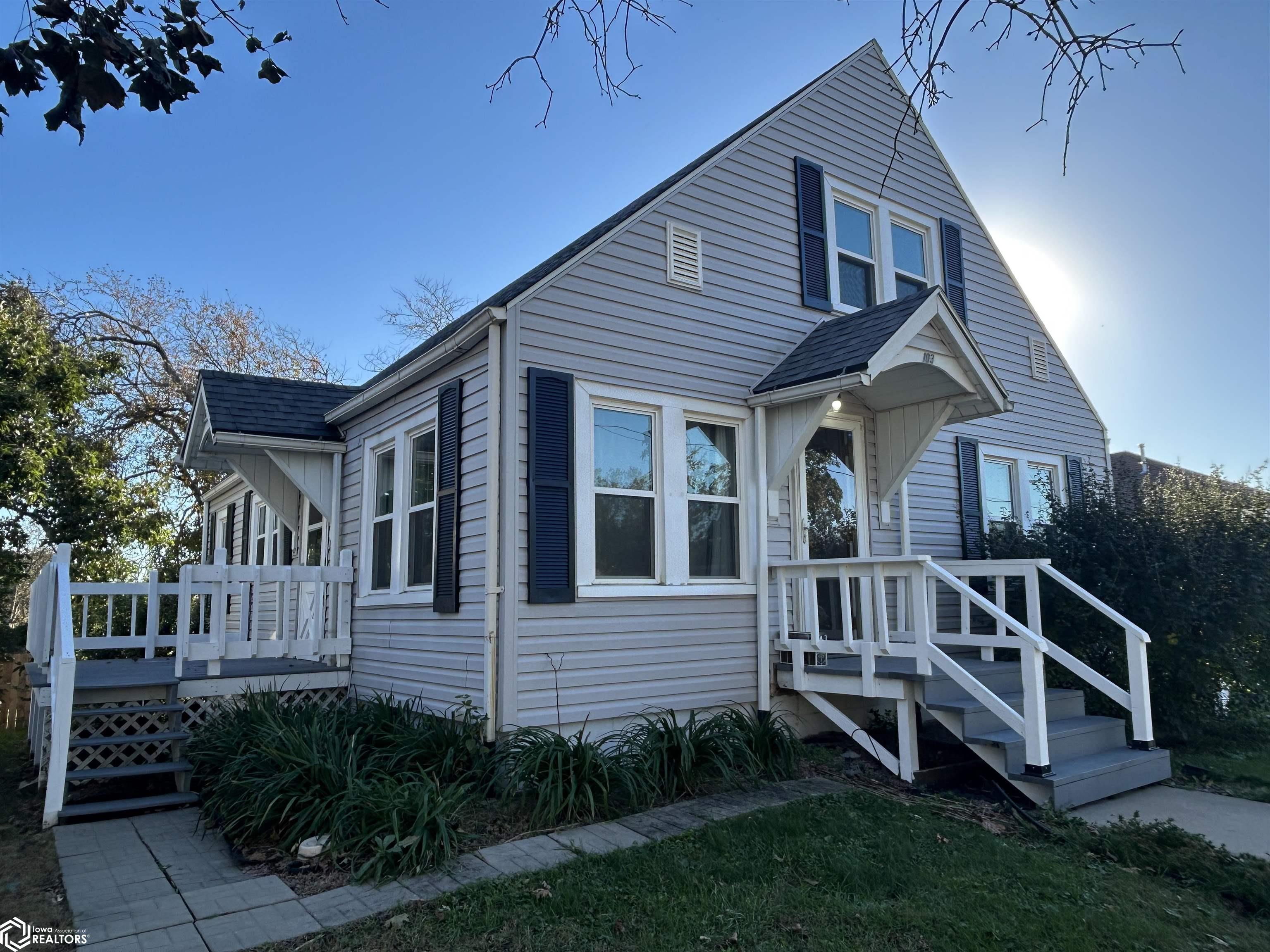 103 W High Street — photo