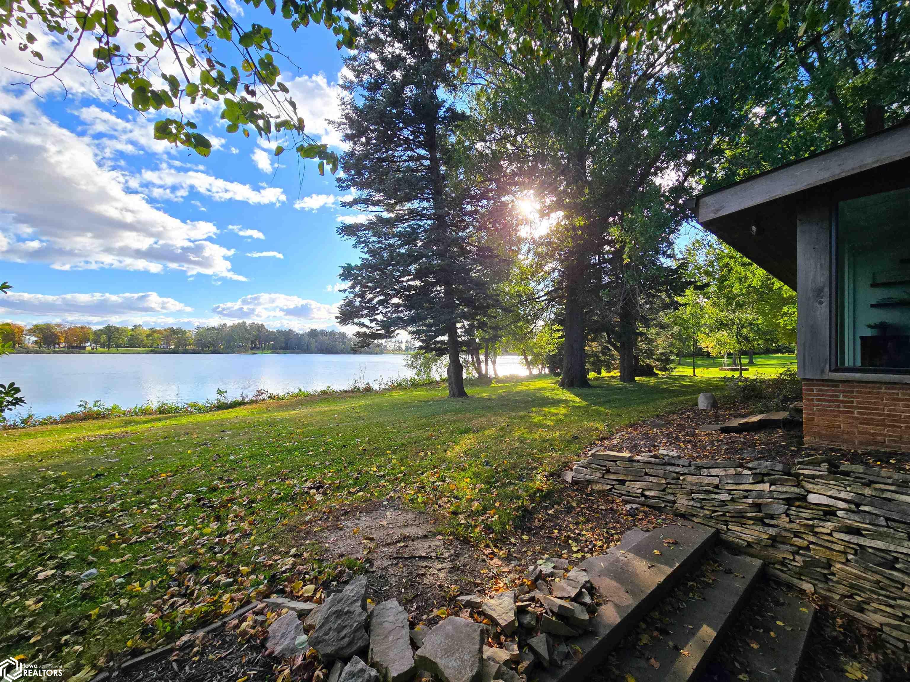 1439 Beeds Lake Drive — photo