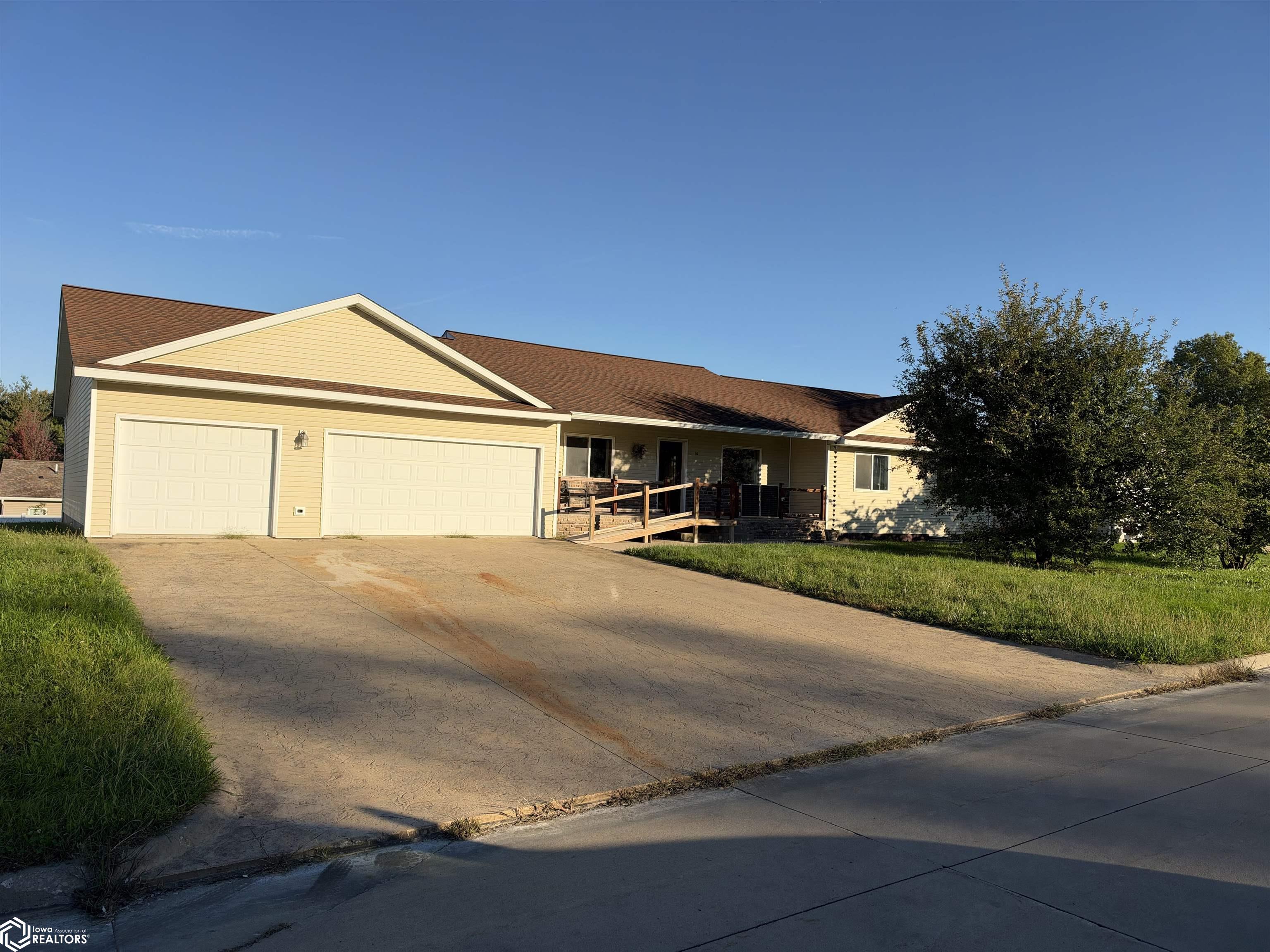 10 Hickory Circle — photo
