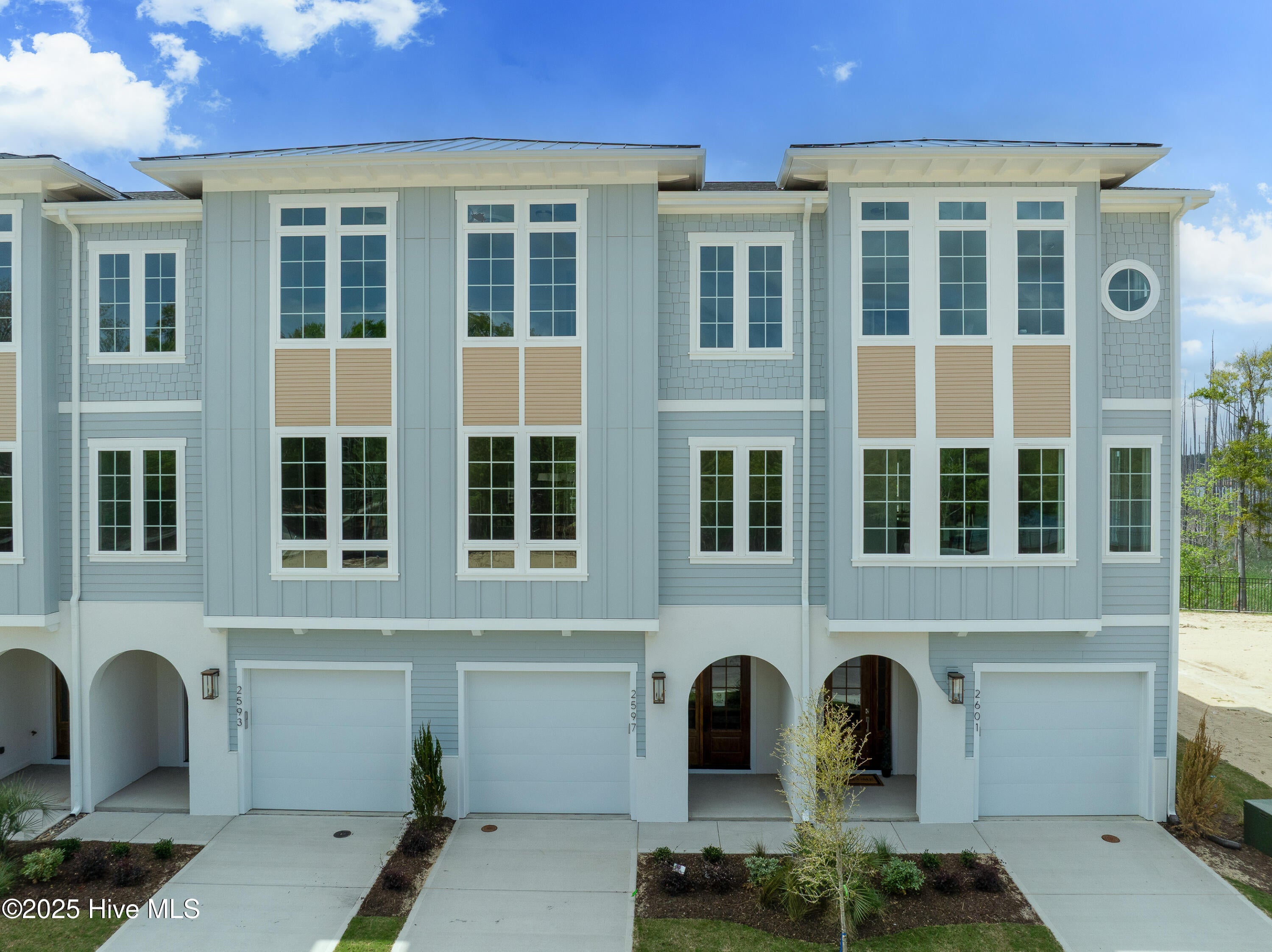 2597 Alvernia Drive — photo