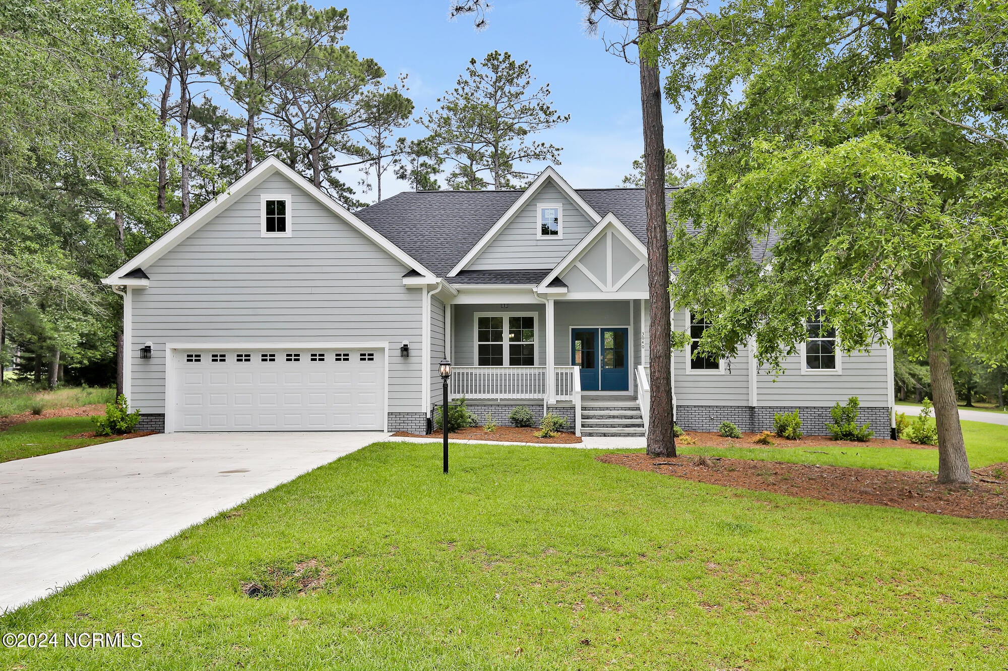 3040 E Fairway Circle SW — photo