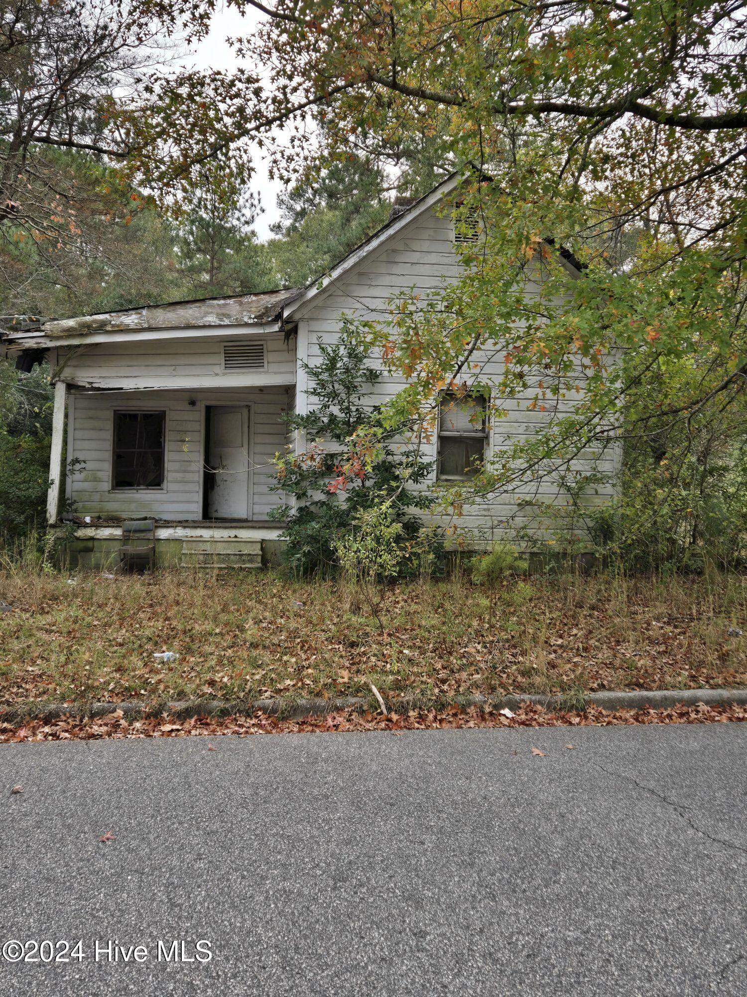 421 Mckay Street — photo