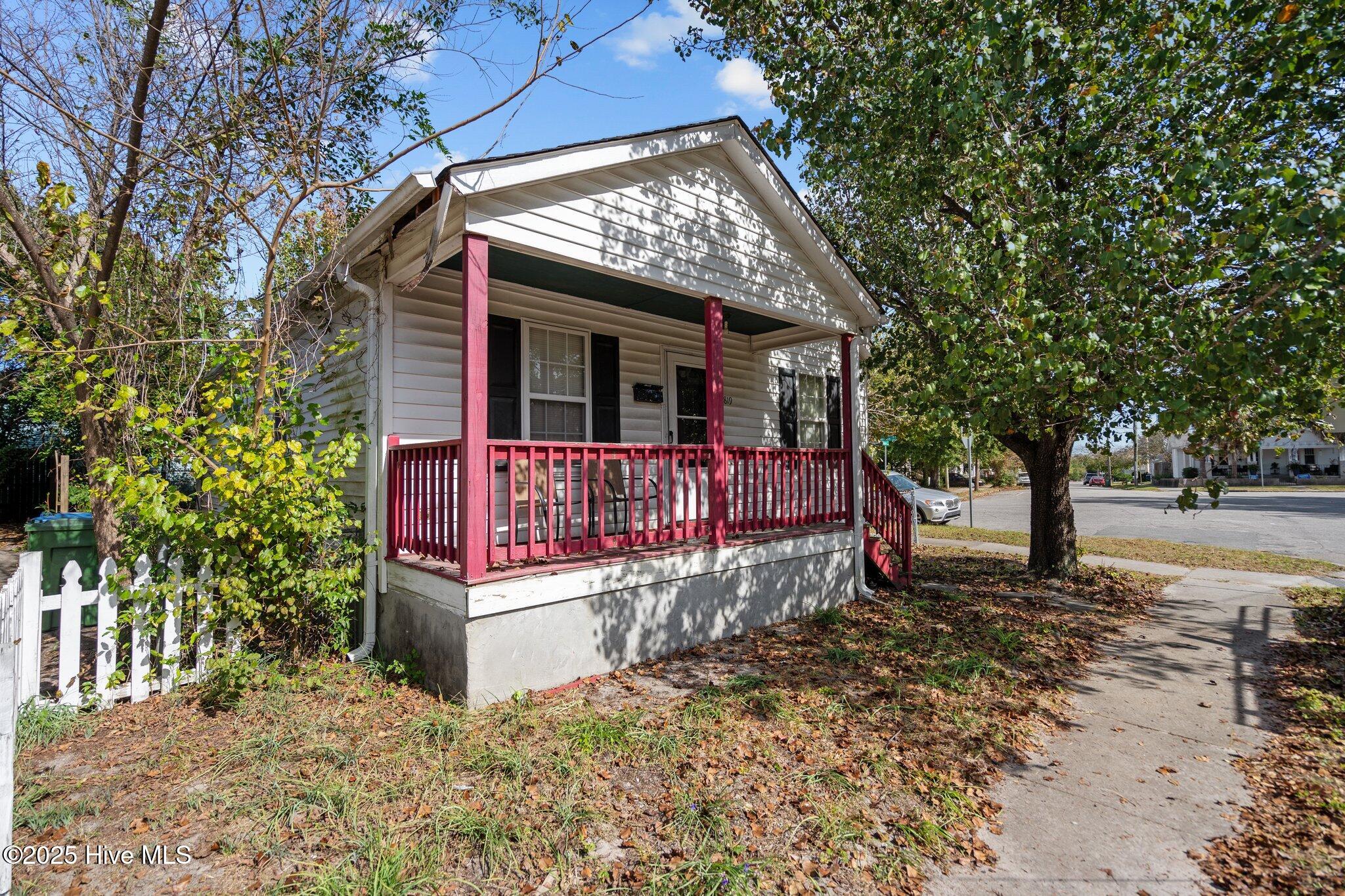 819 Grace Street — photo