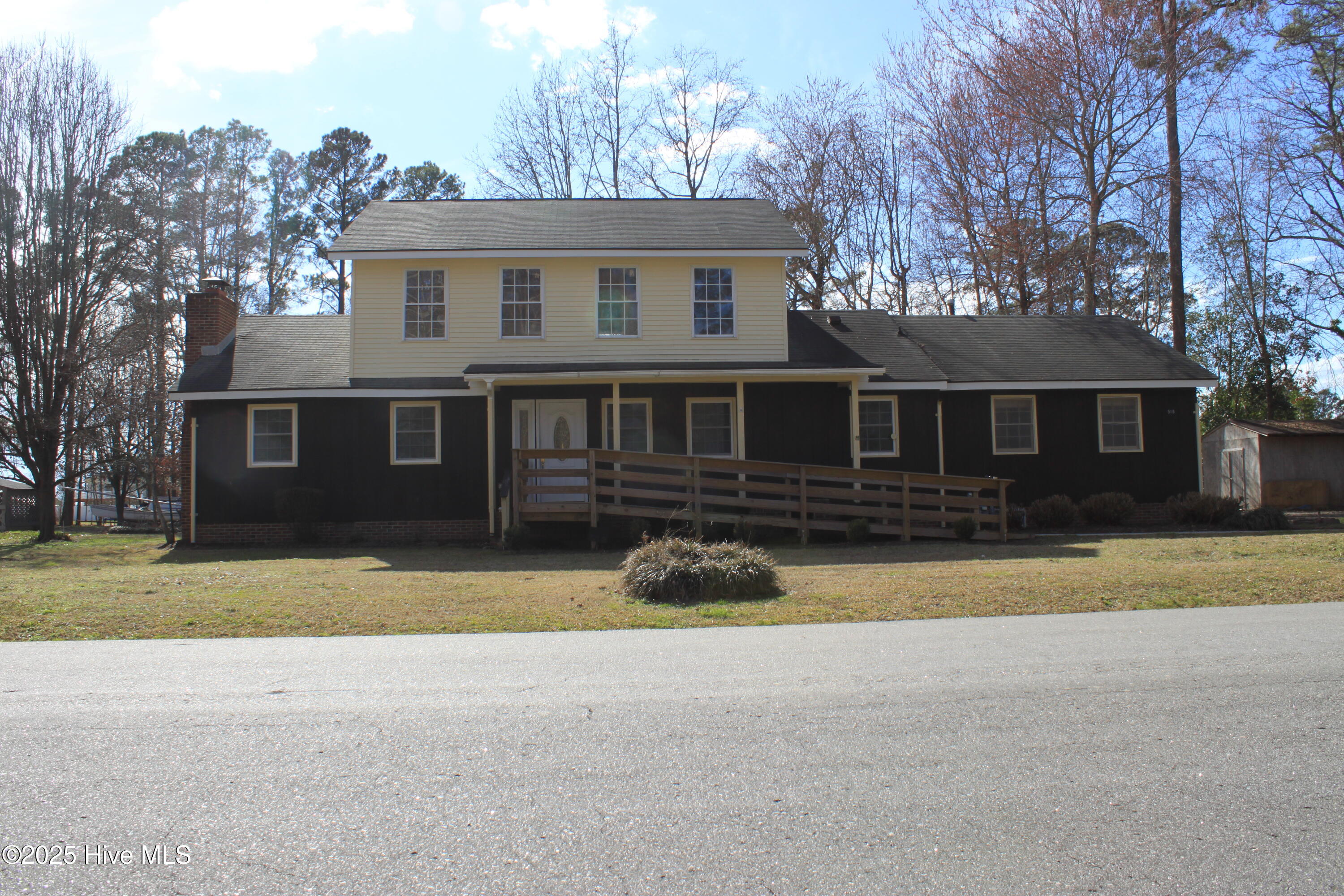 518 Coral Lane — photo