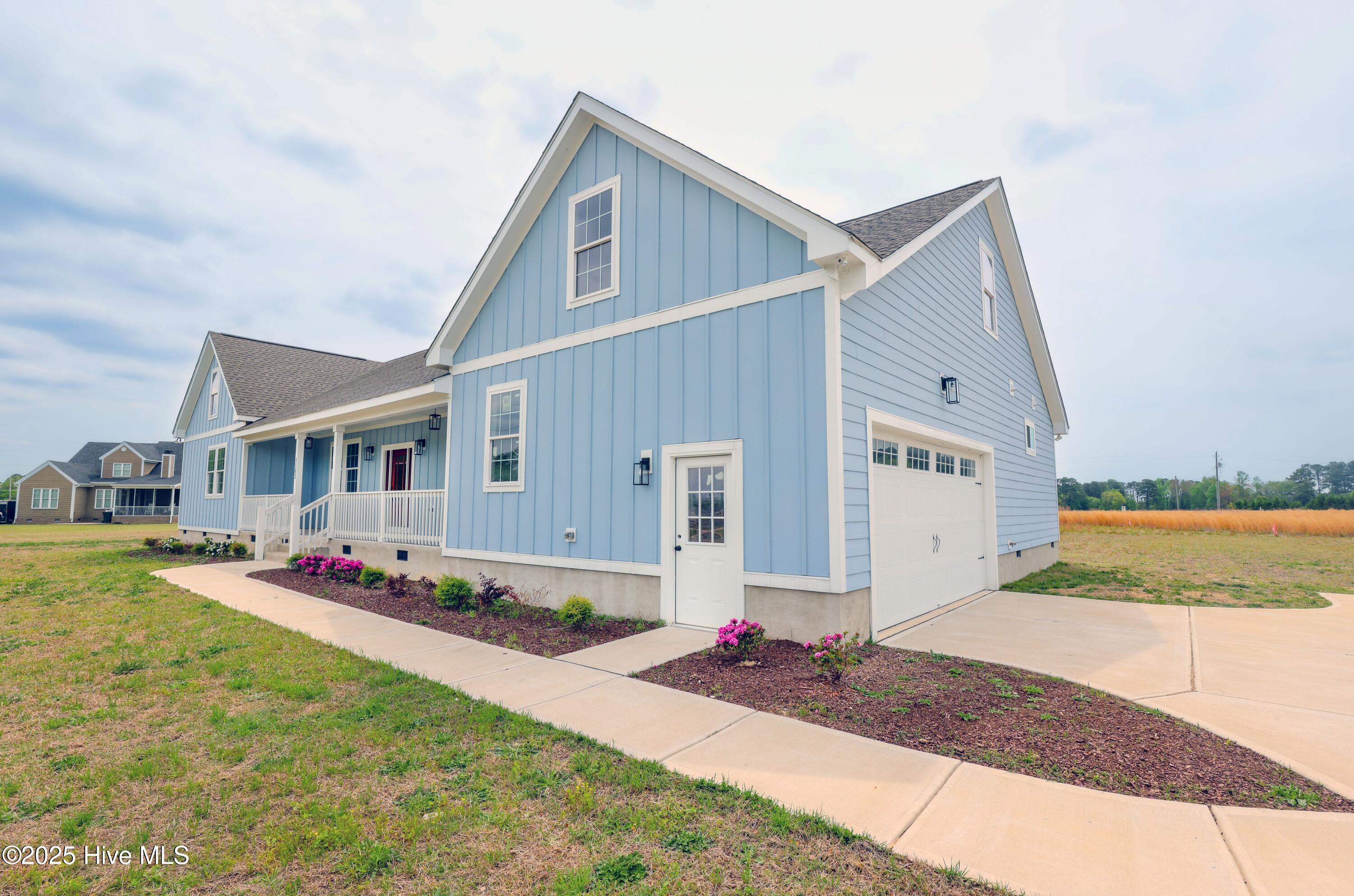 5183 Finch Road — photo
