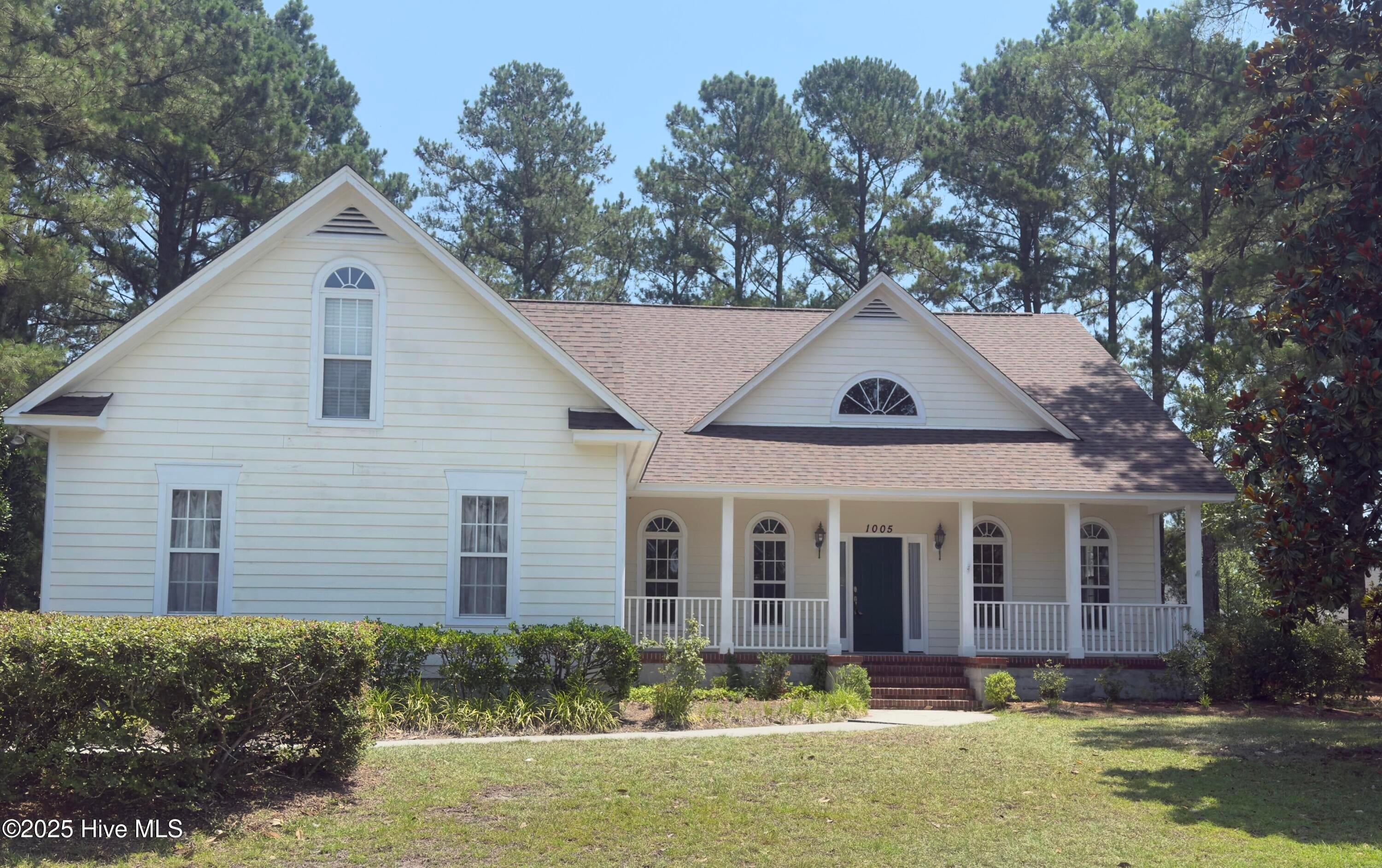 1005 Greymoss Lane SE — photo