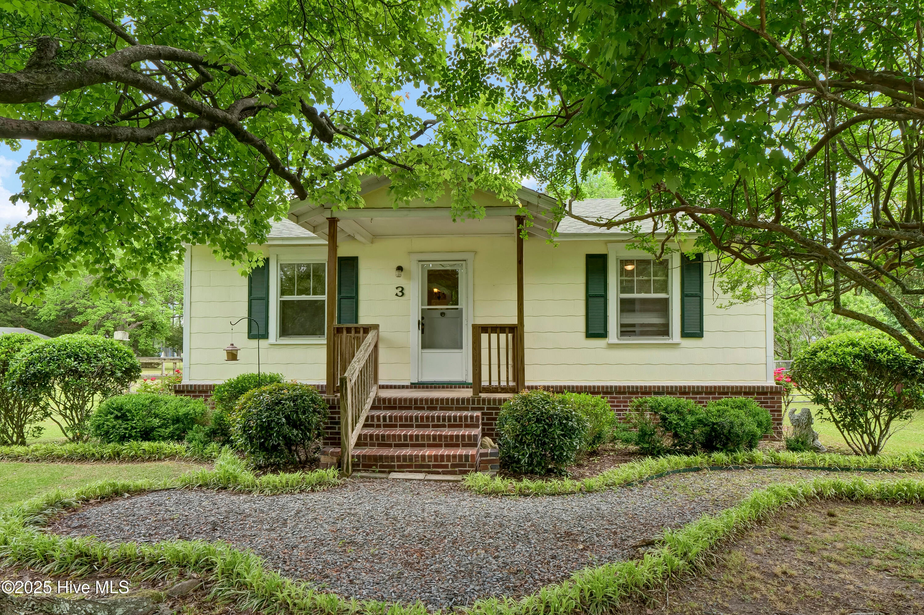 3 Castle Farms Road — photo