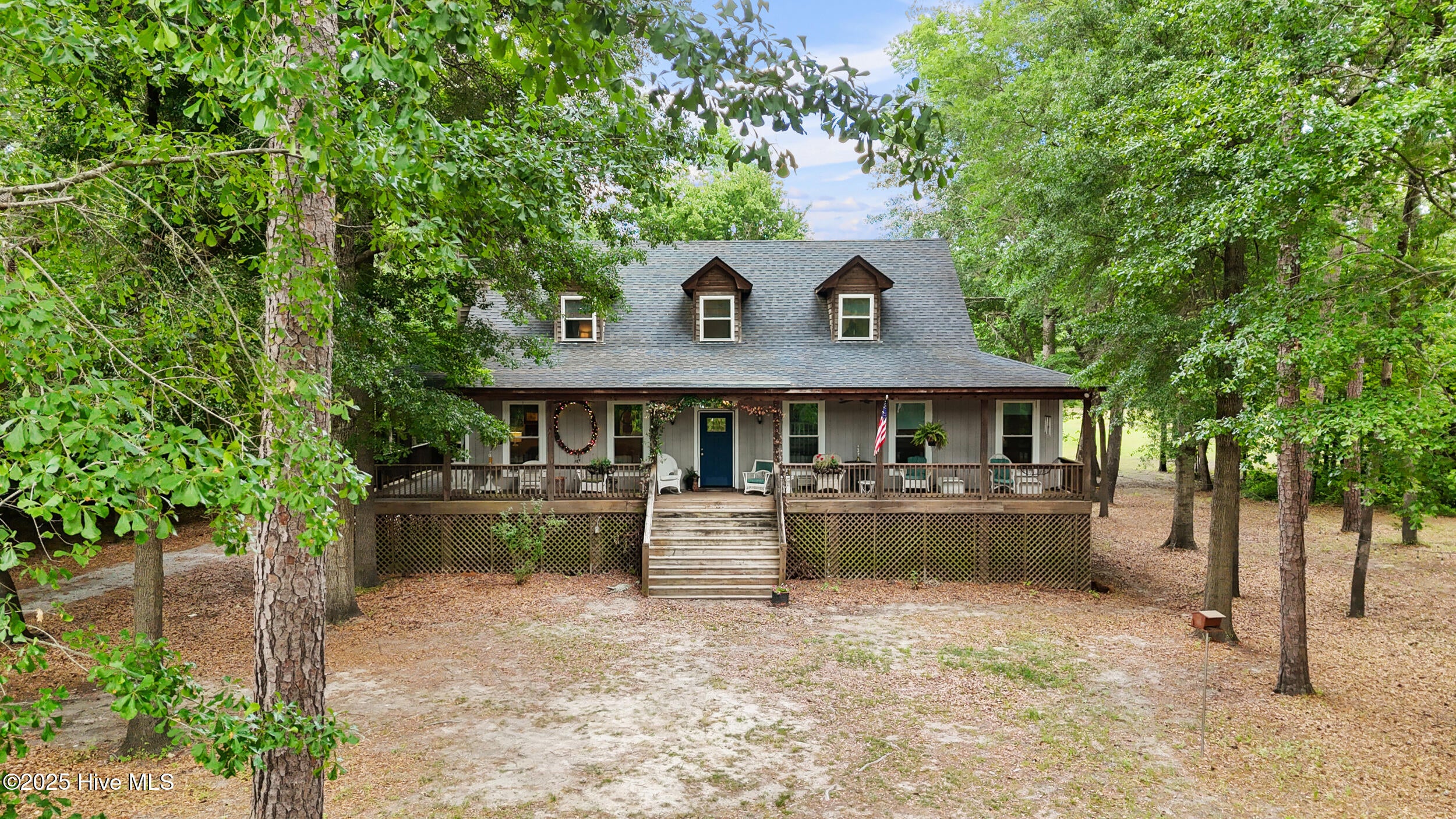 901 Riverview Drive — photo