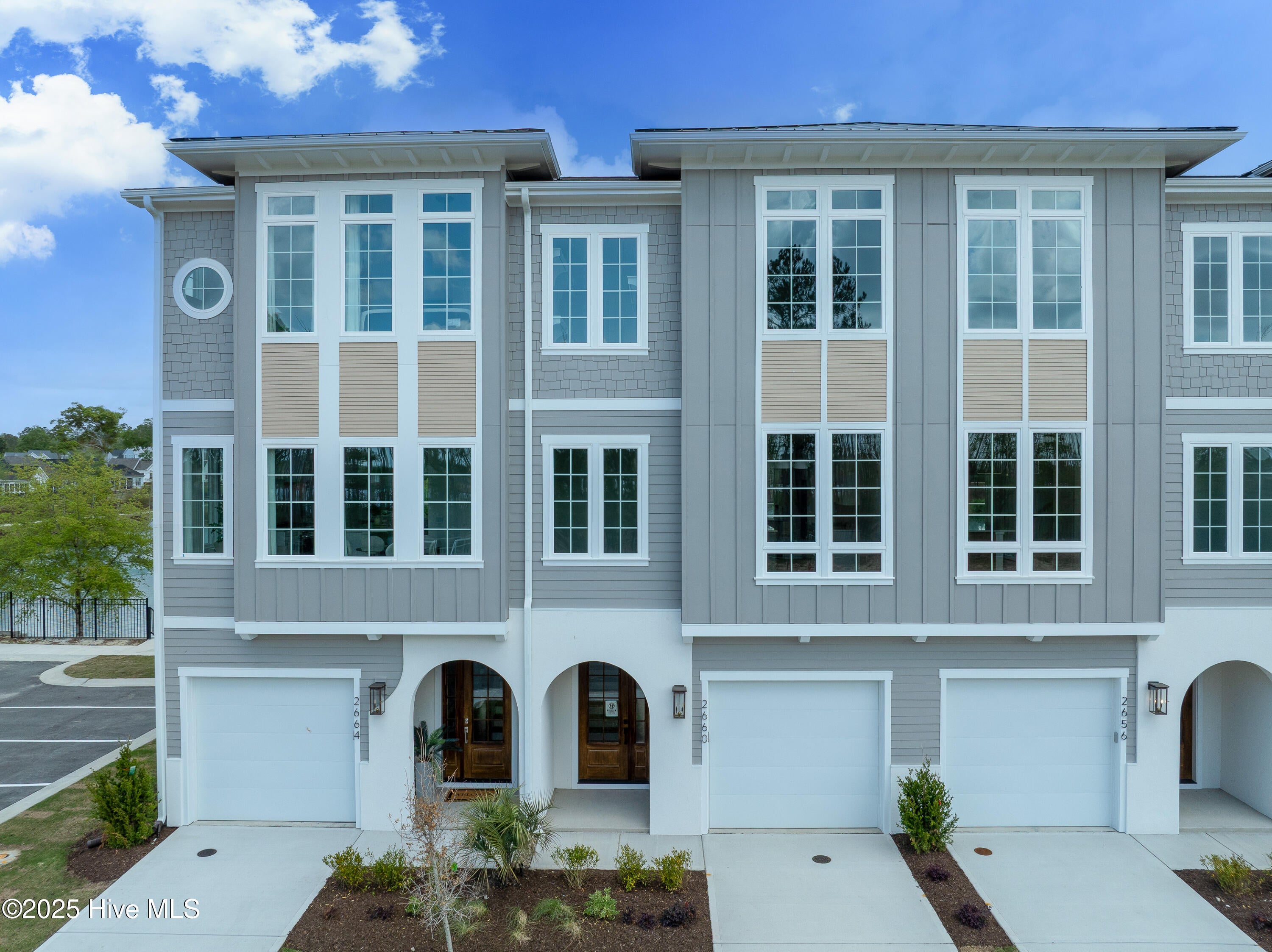 2660 Alvernia Drive — photo