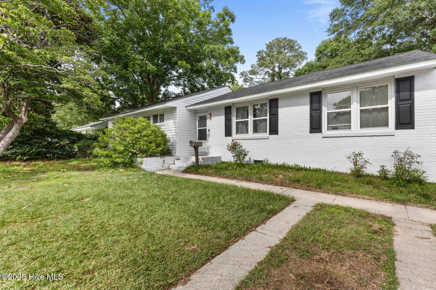 608 Henderson Drive — photo