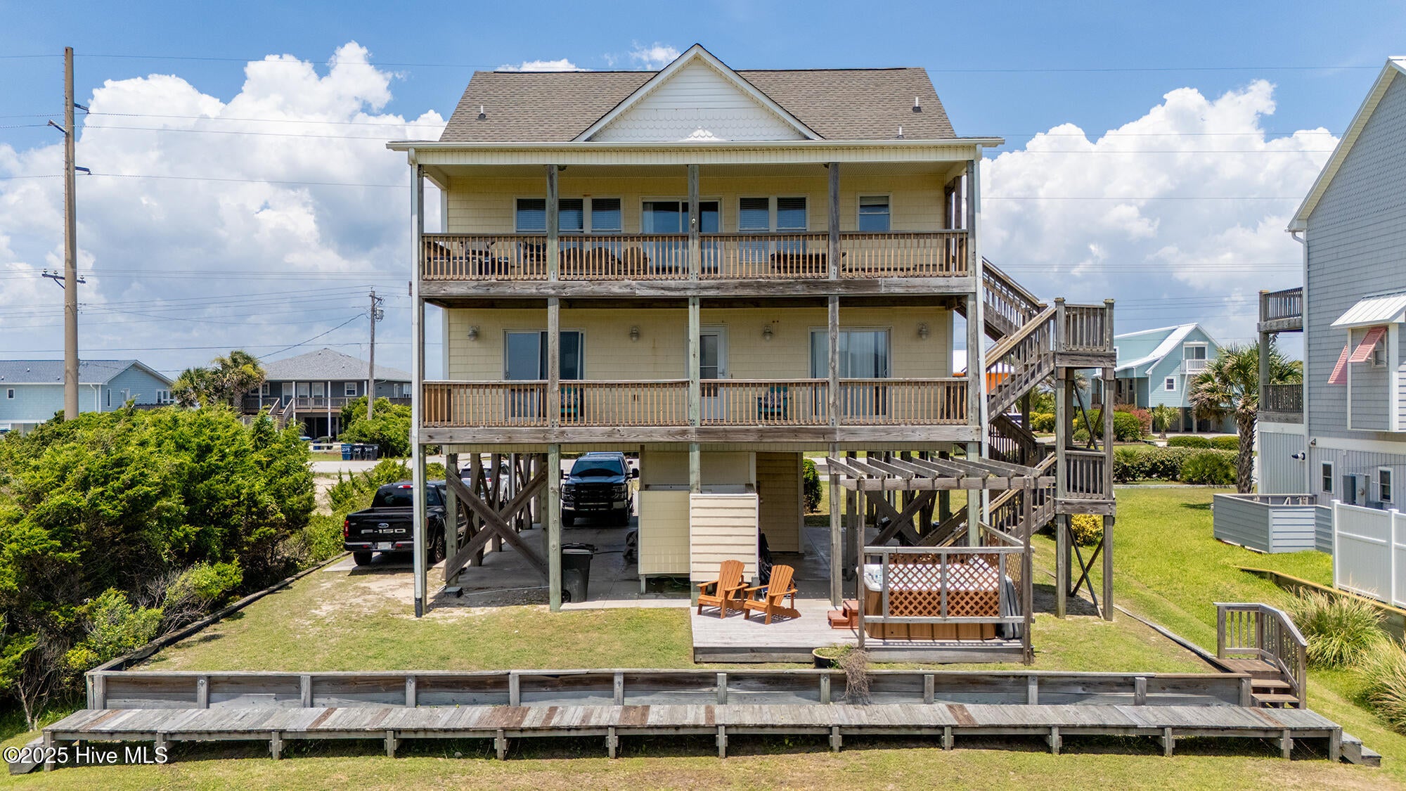 2013 Emerald Drive — photo