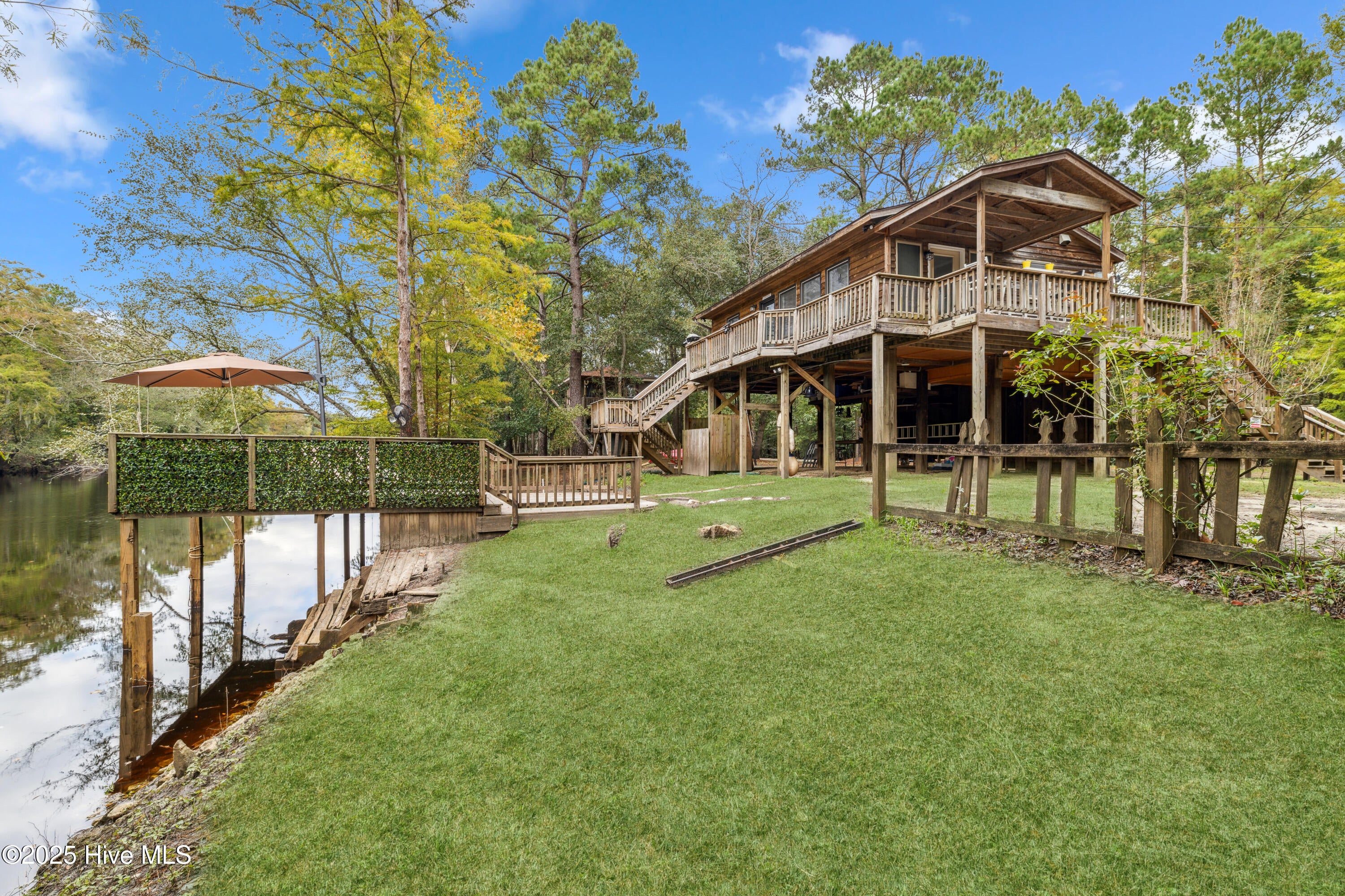 789 River Bend Drive — photo