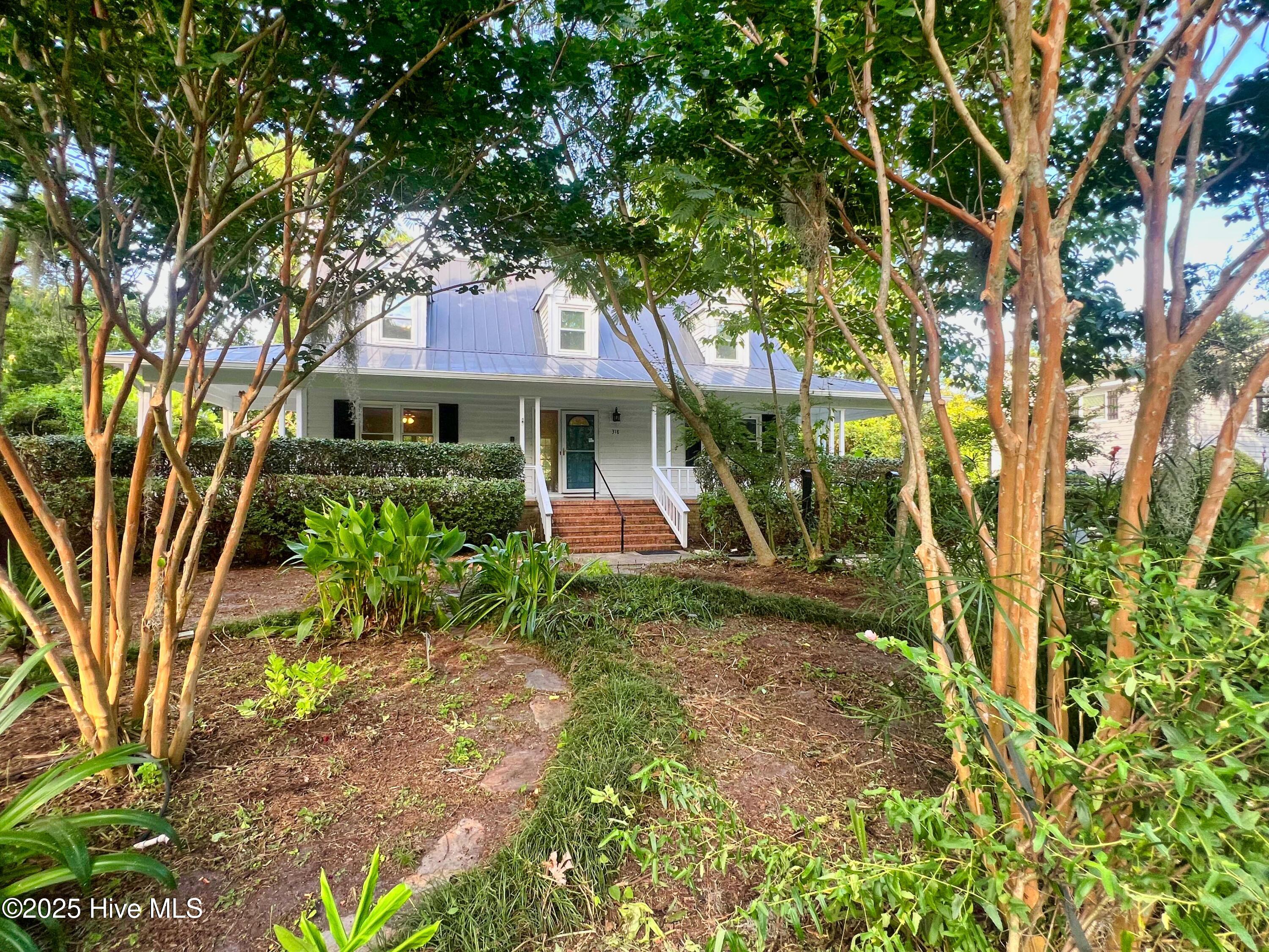 318 Buccaneer Road — photo