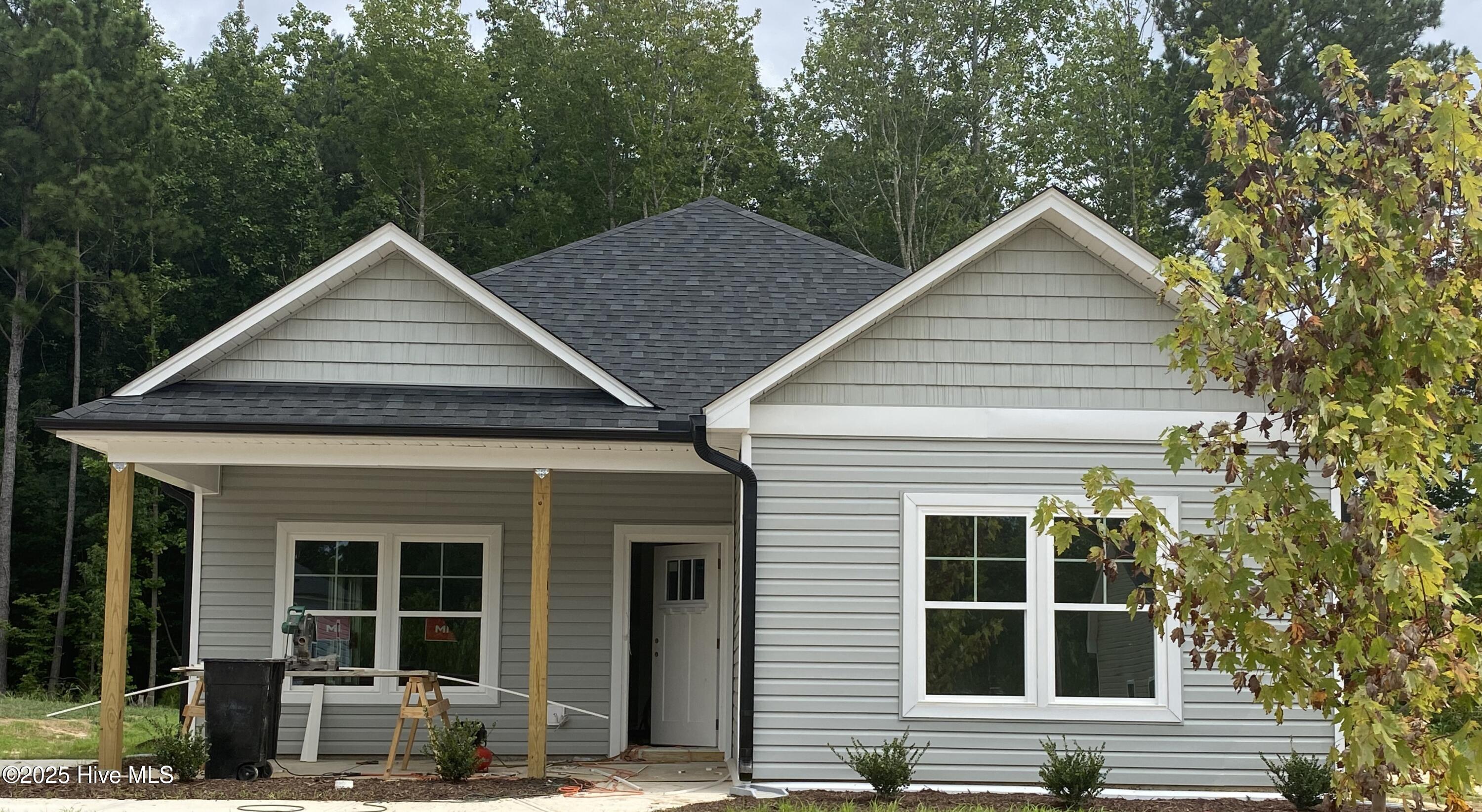 152 Ambergate Court — photo