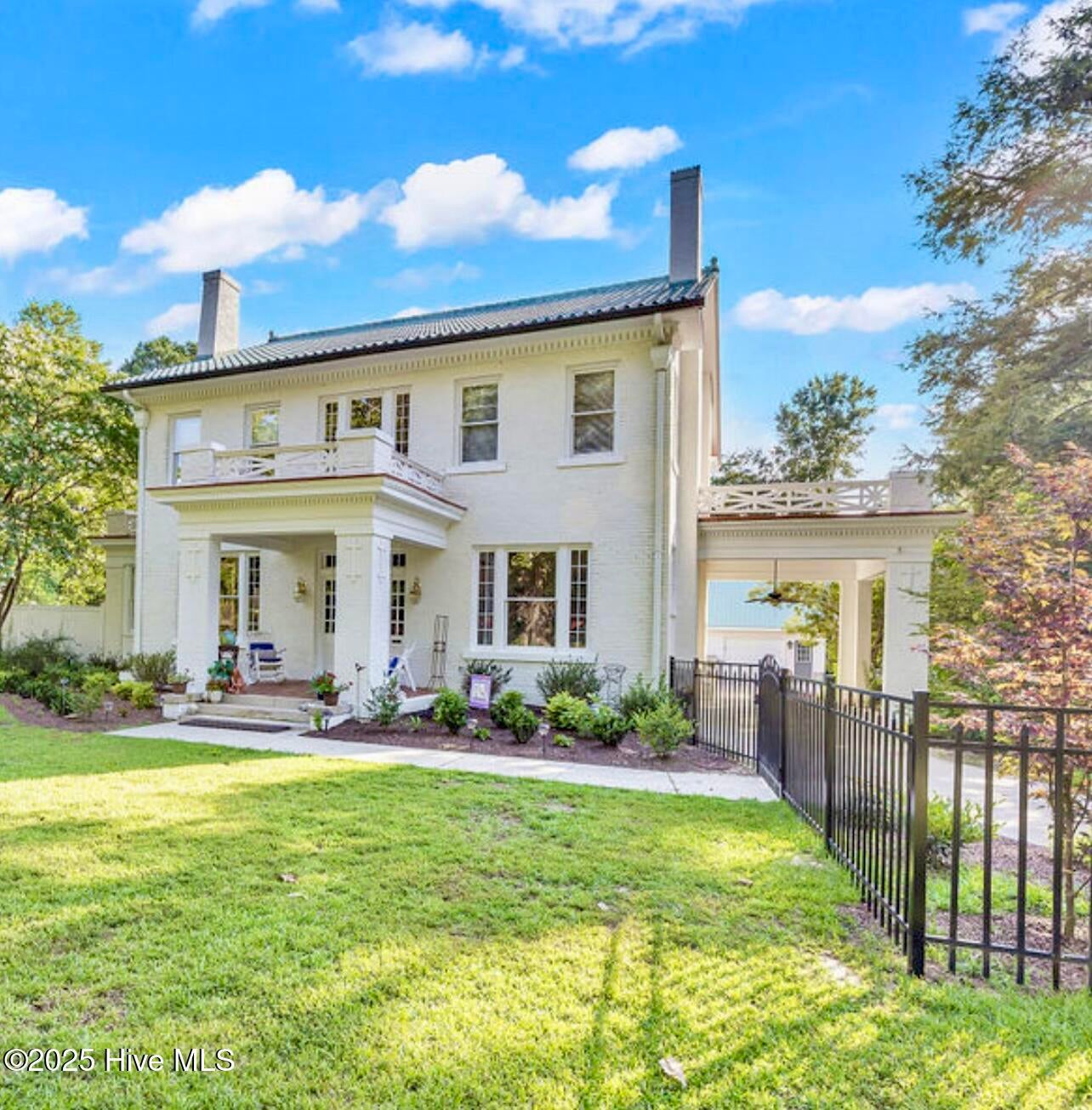 1527 Nash Street NW — photo
