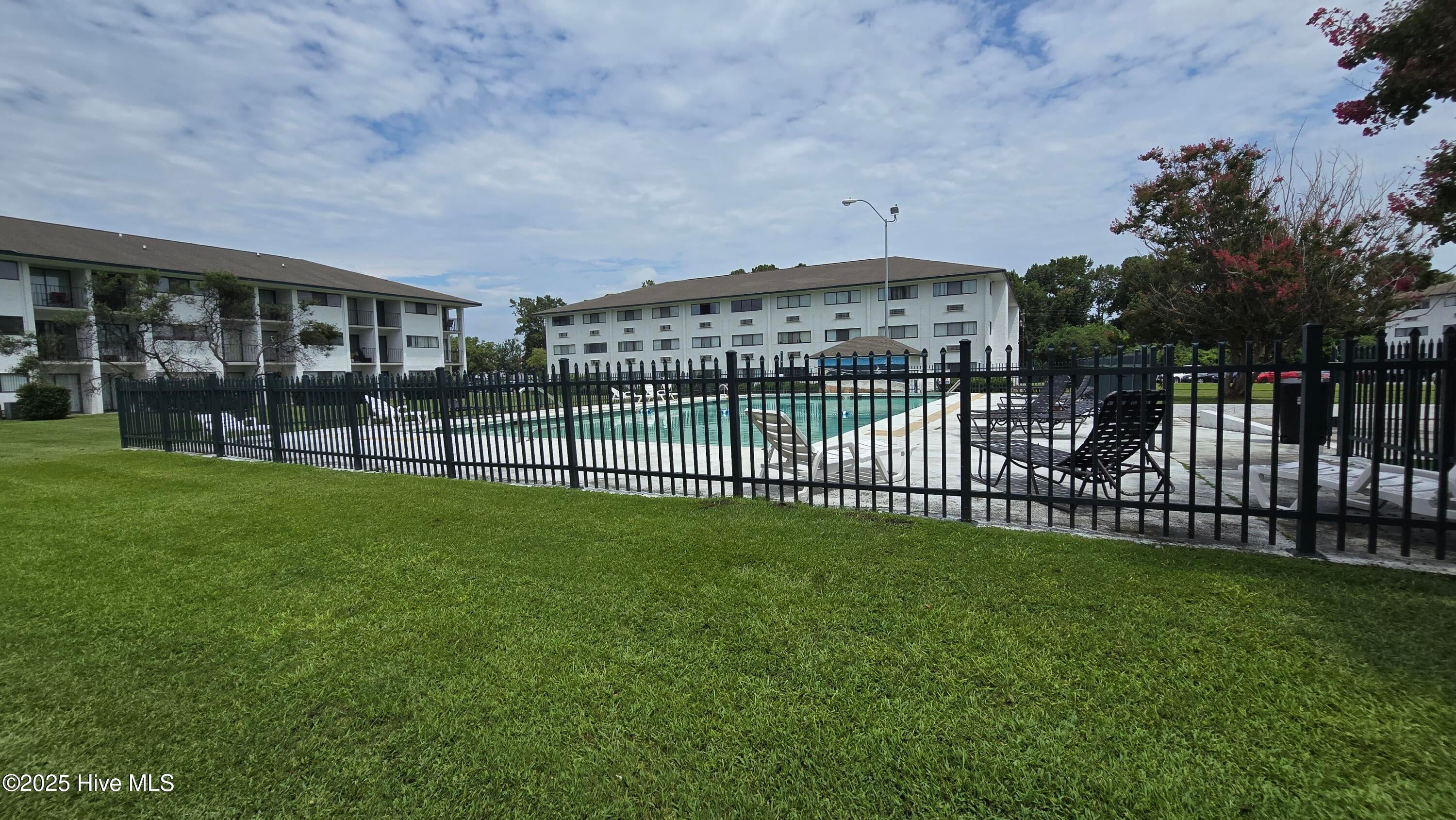 456 Racine Drive Unit D304 — photo