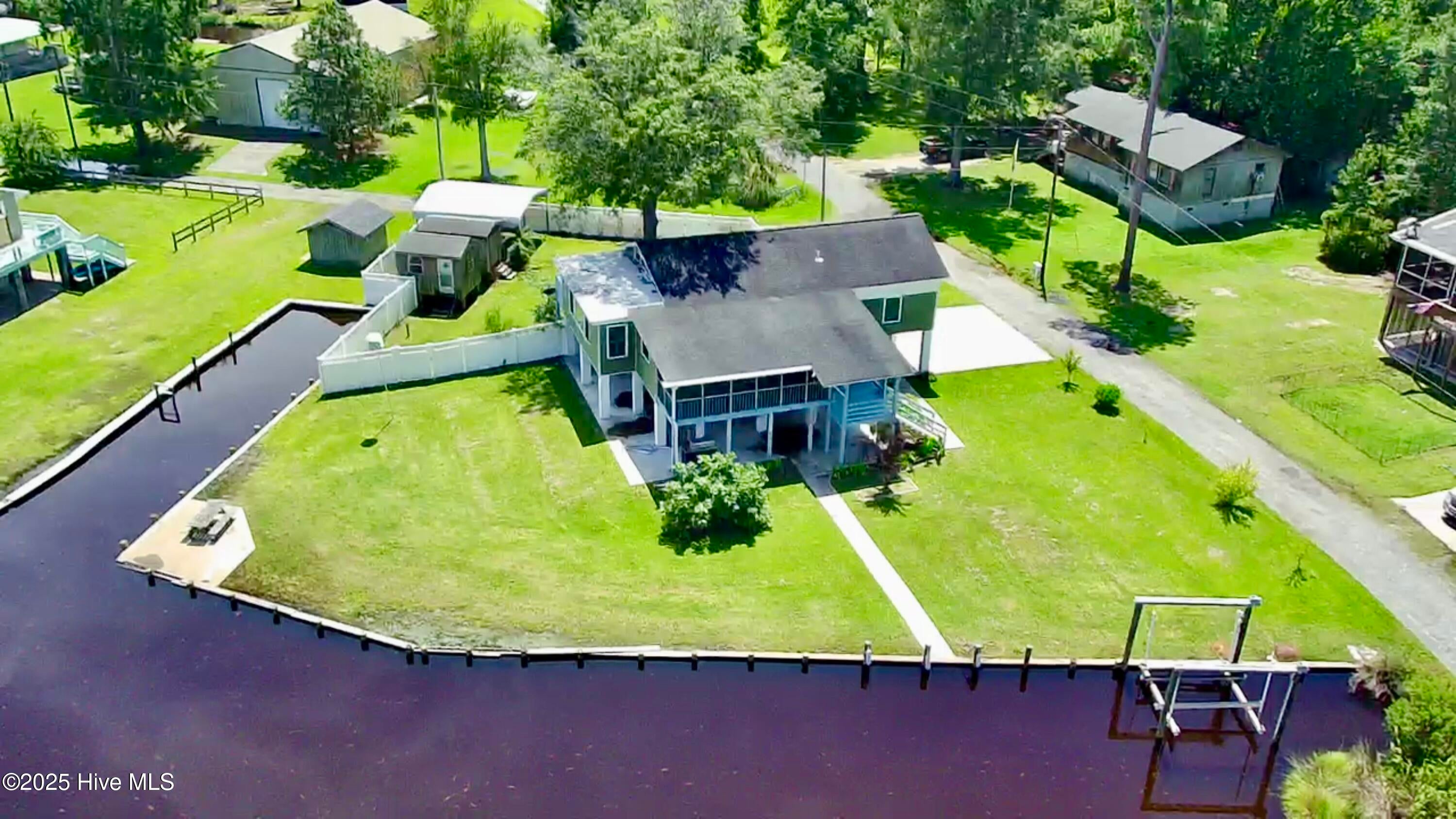 173 Hideaway Road — photo