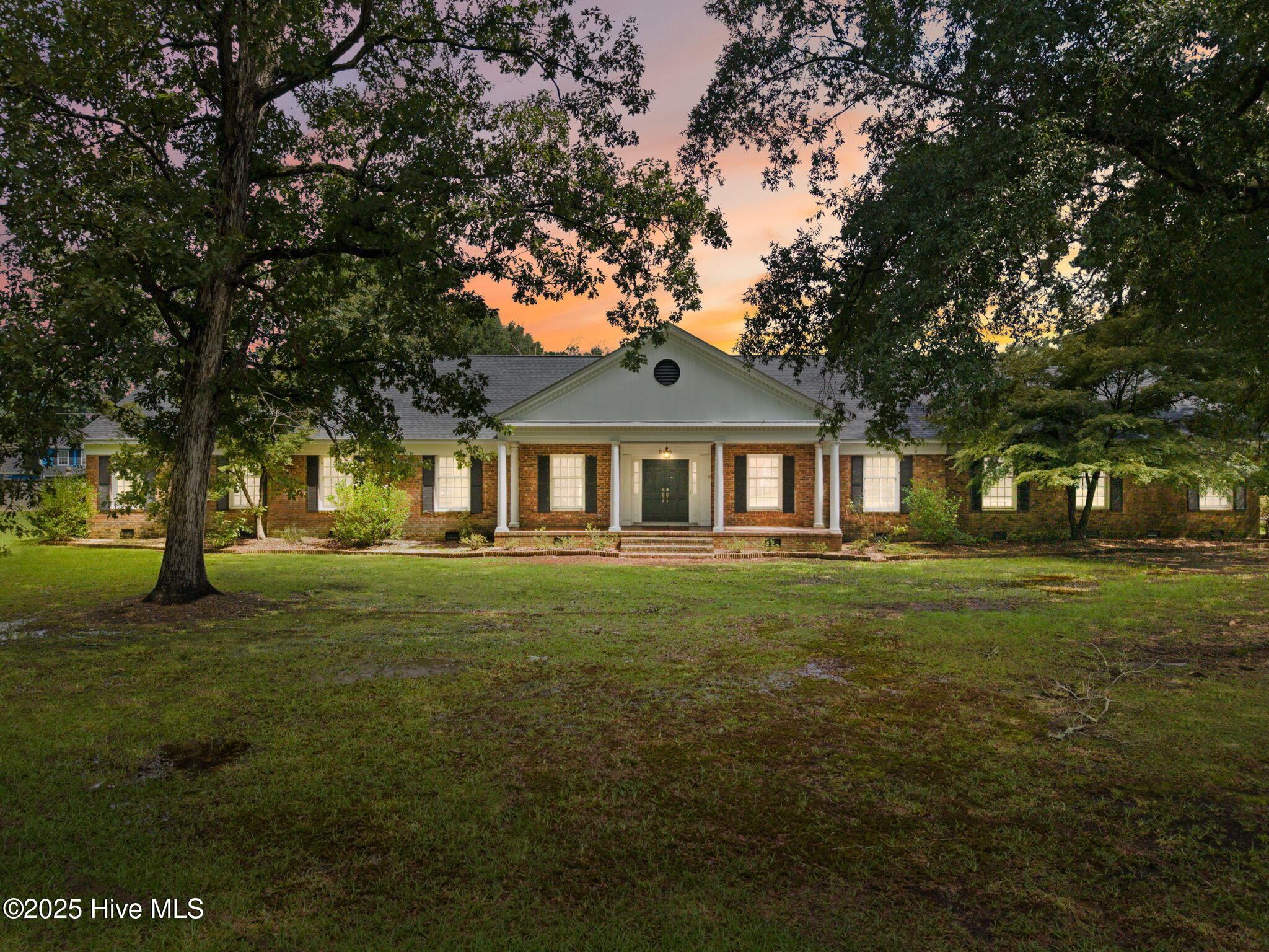 518 Edgewood Circle — photo
