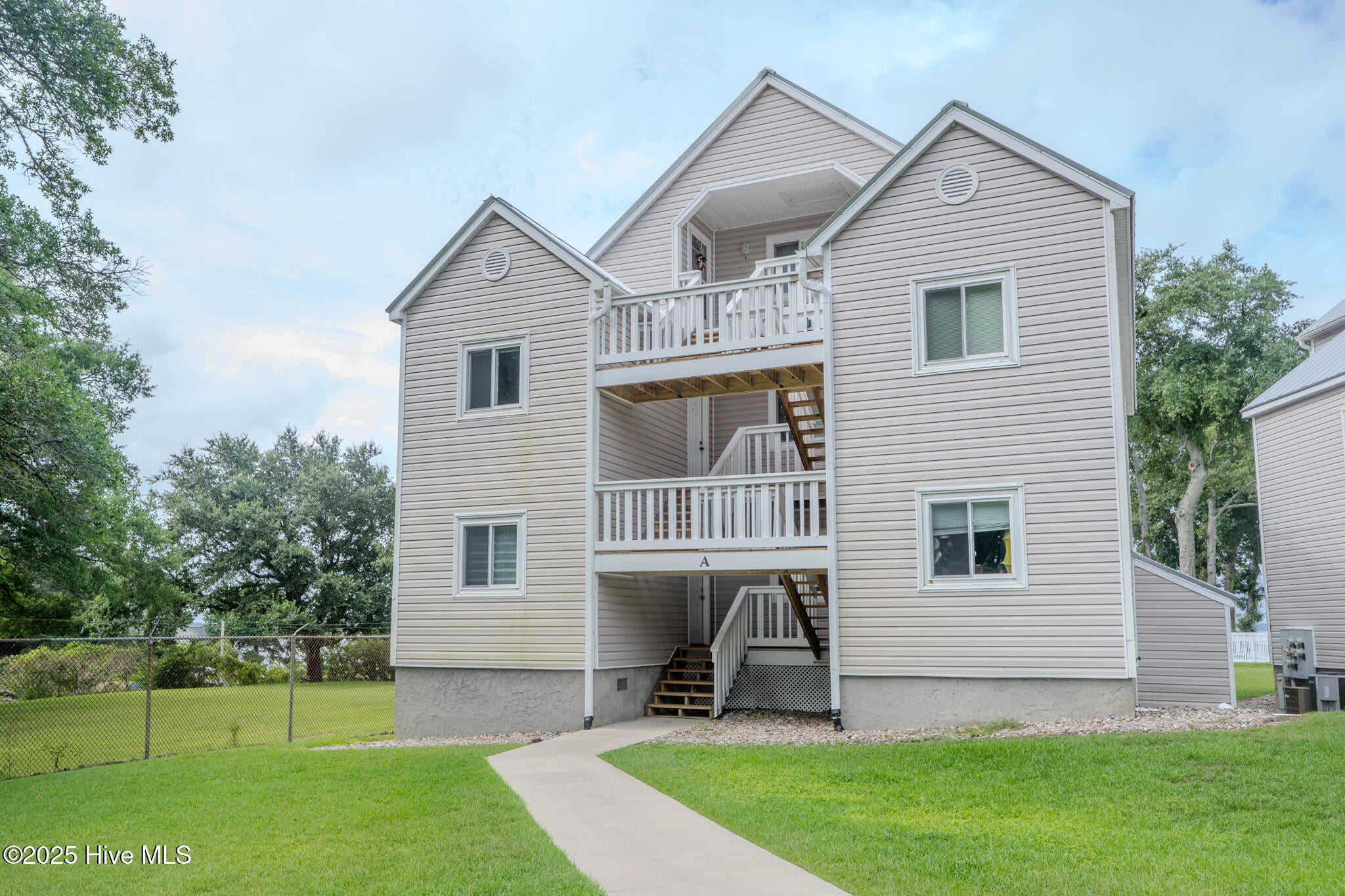 89 Country Club Drive Apt a3 — photo