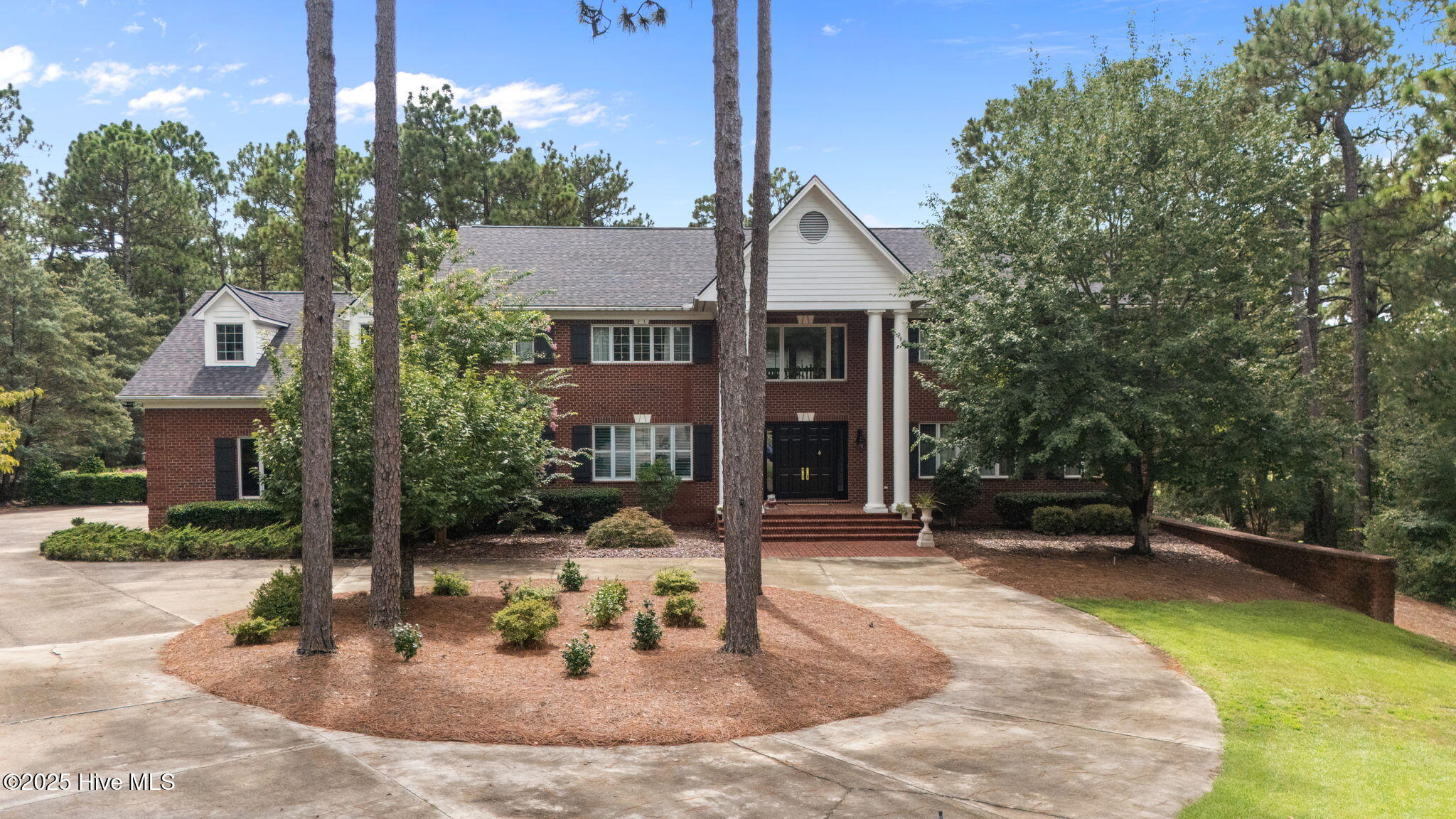 16 Mulbren Court — photo