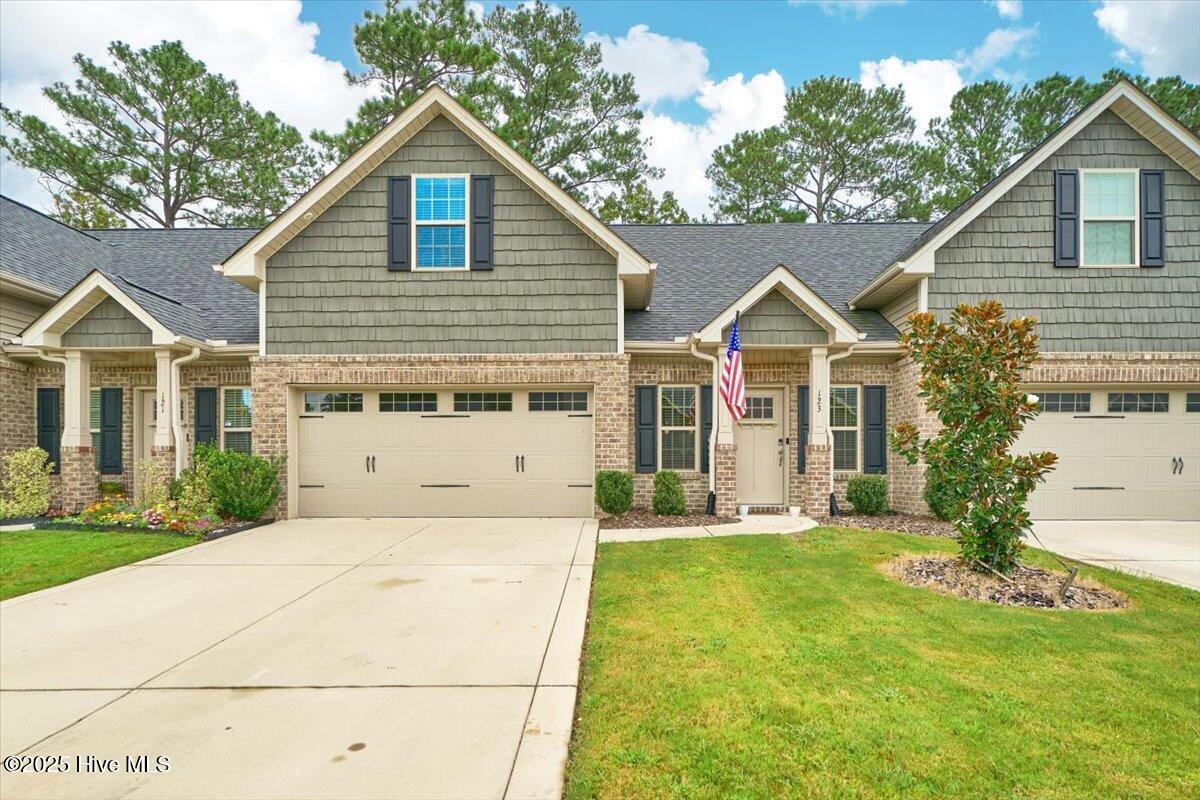 123 Lark Drive — photo