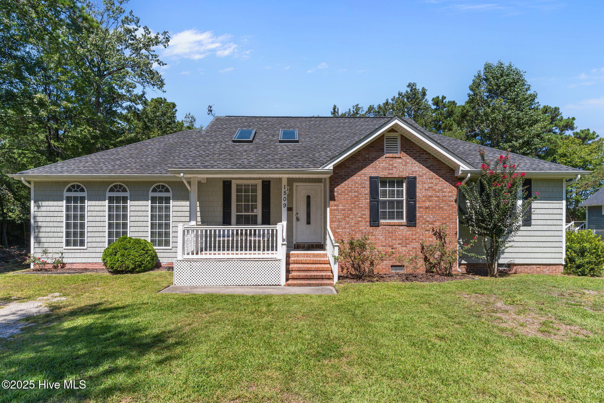 1509 Country Club Drive — photo